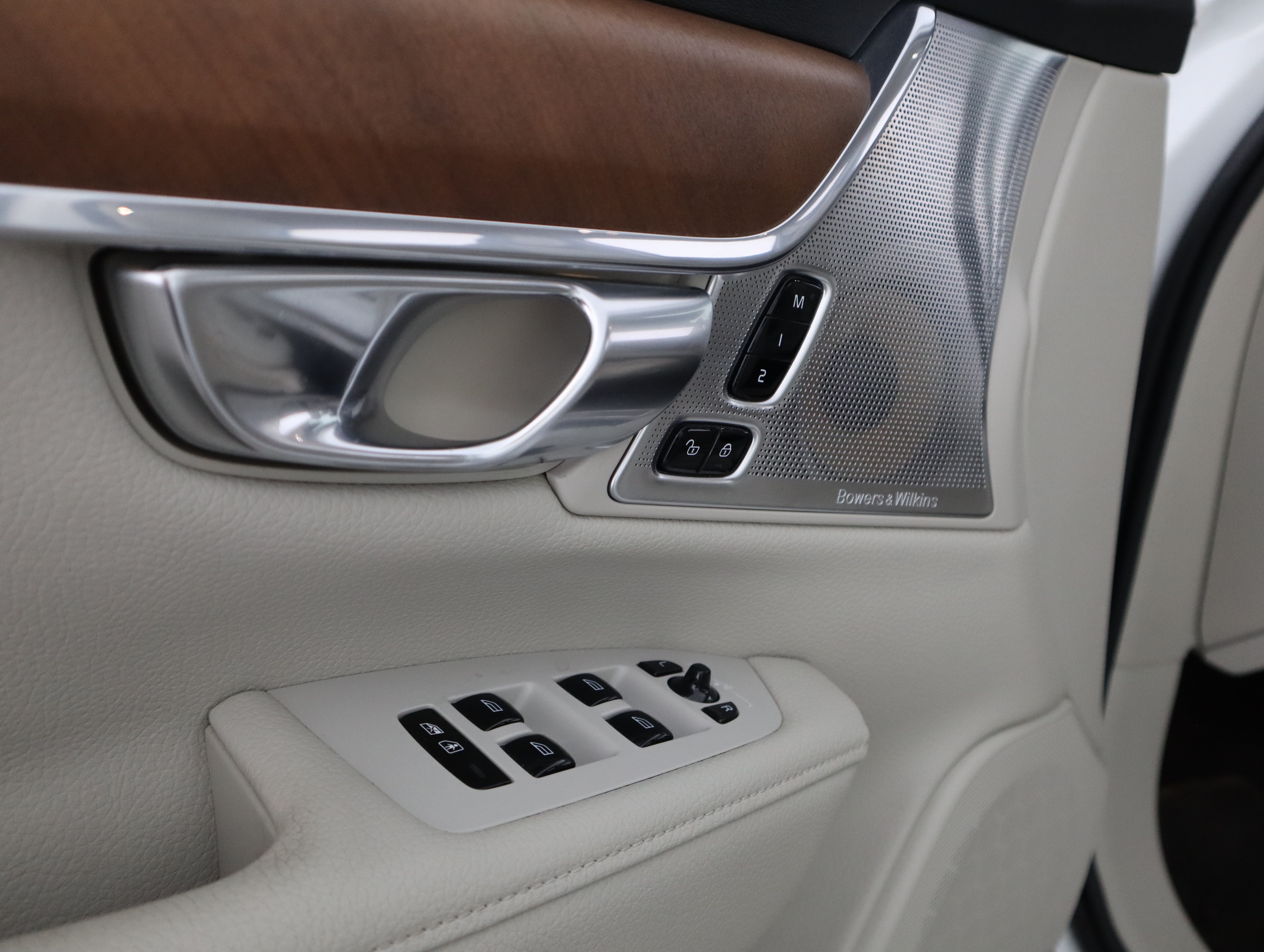 VOLVO S90 2017