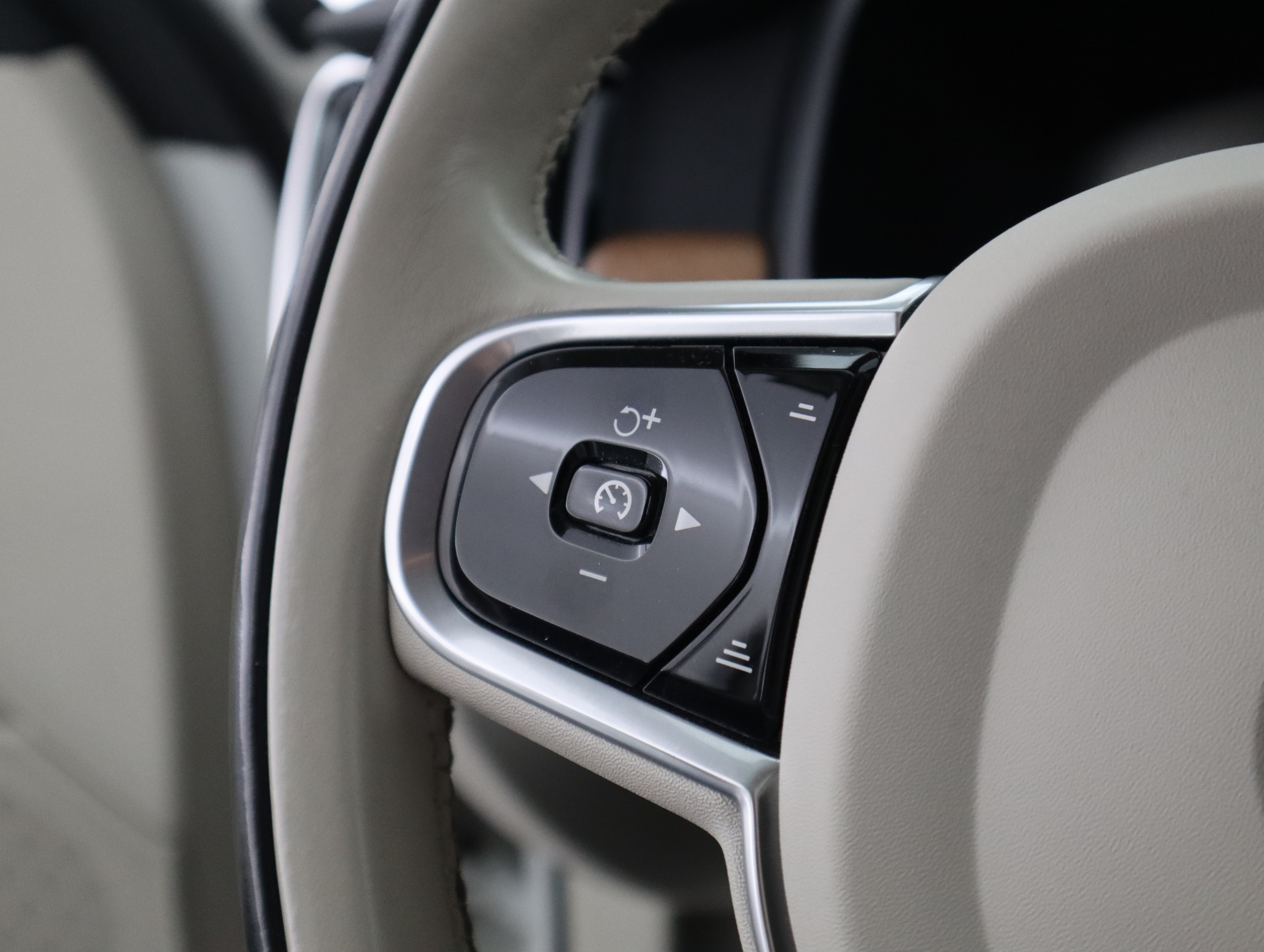VOLVO S90 2017