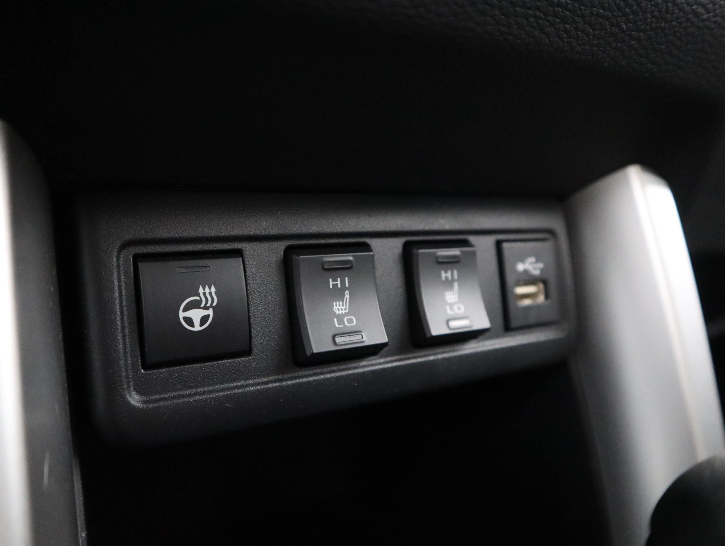 TOYOTA Corolla Cross 2023
