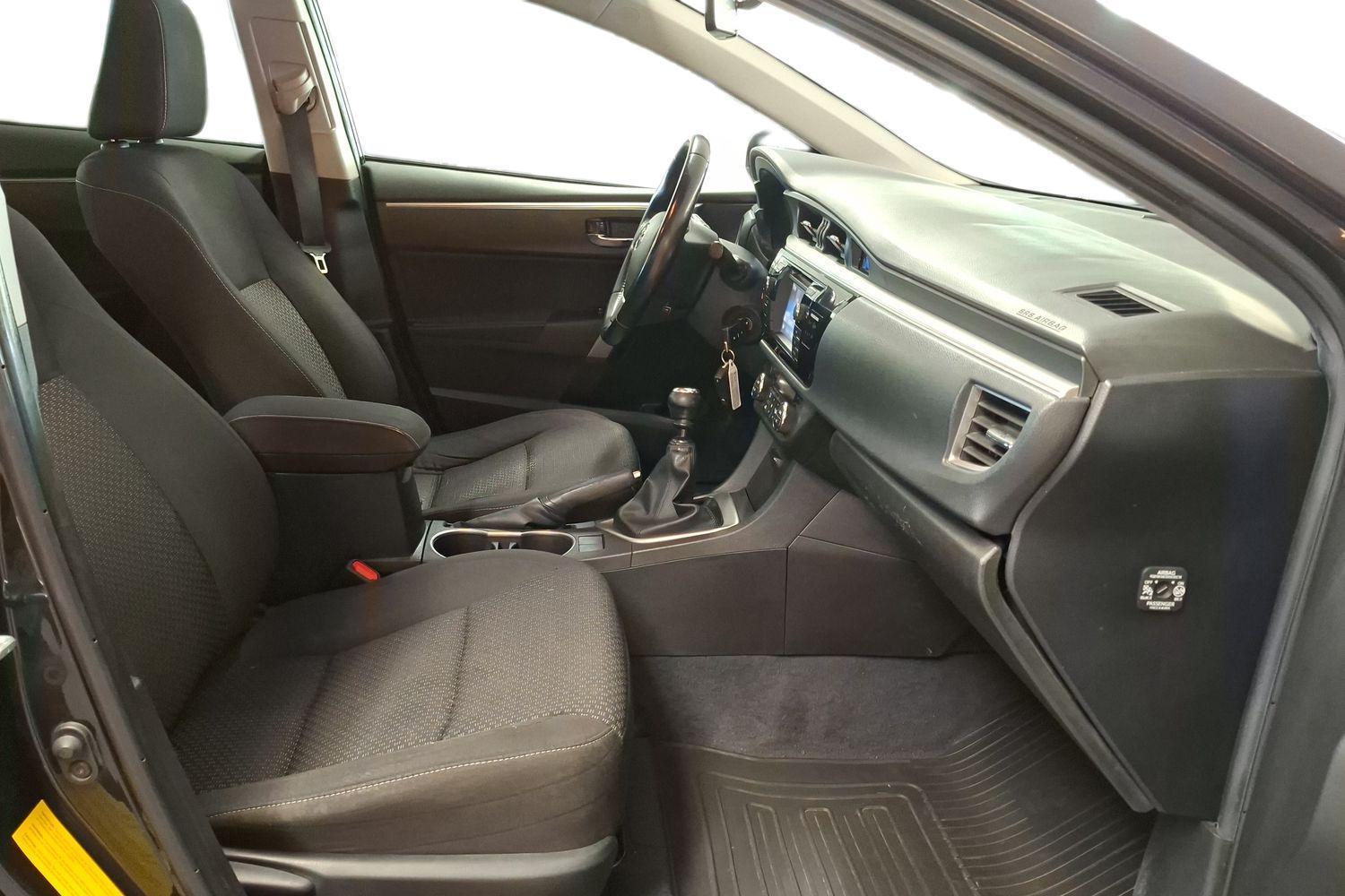 TOYOTA Corolla 2014