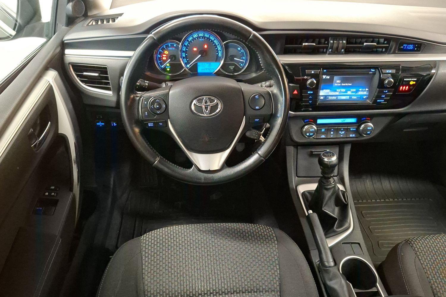 TOYOTA Corolla 2014