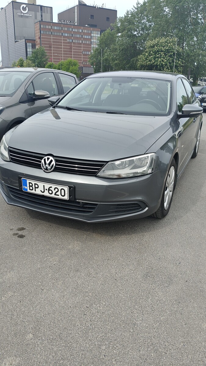 VOLKSWAGEN JETTA 2012