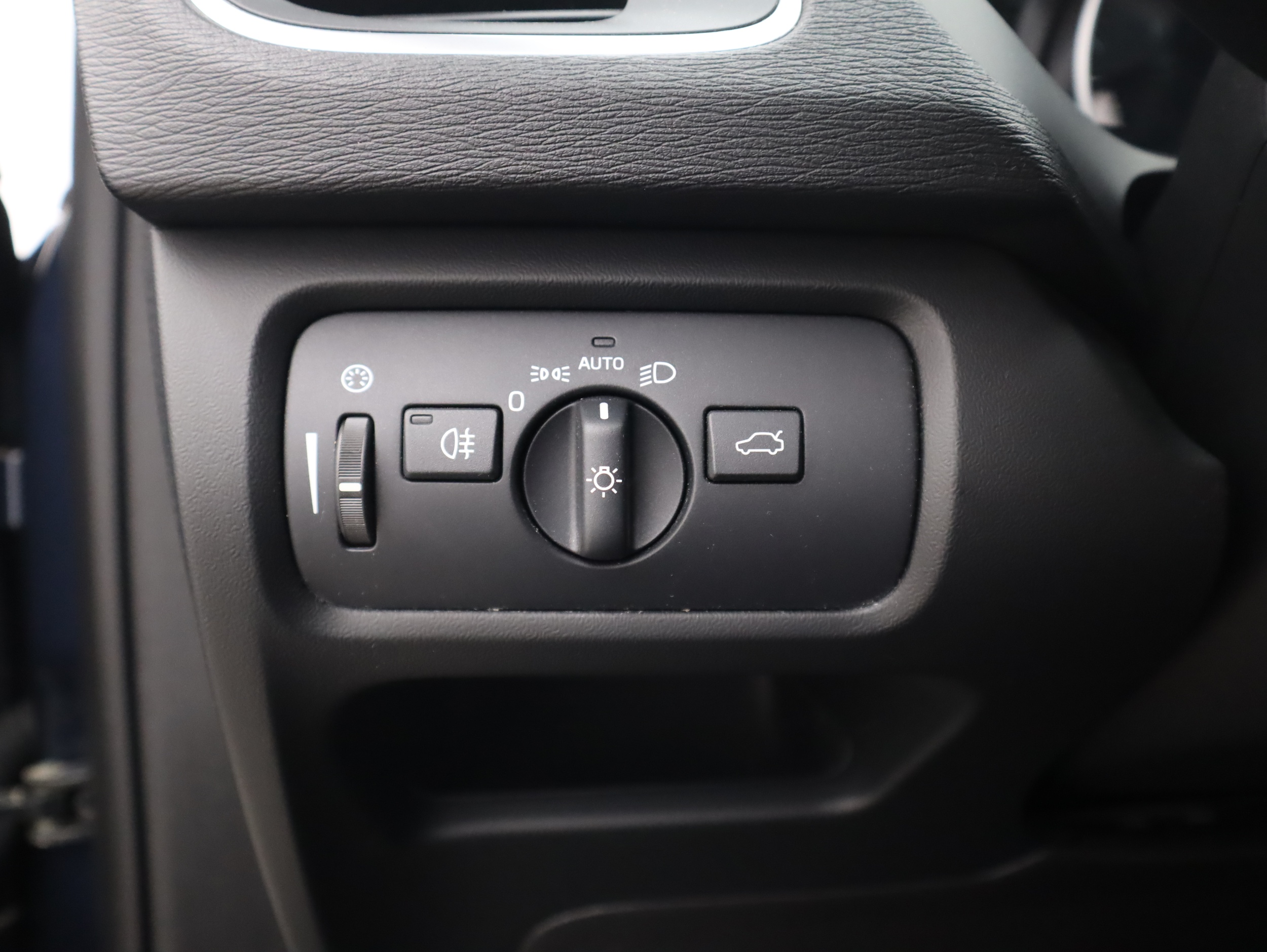 VOLVO V40 Cross Country 2013