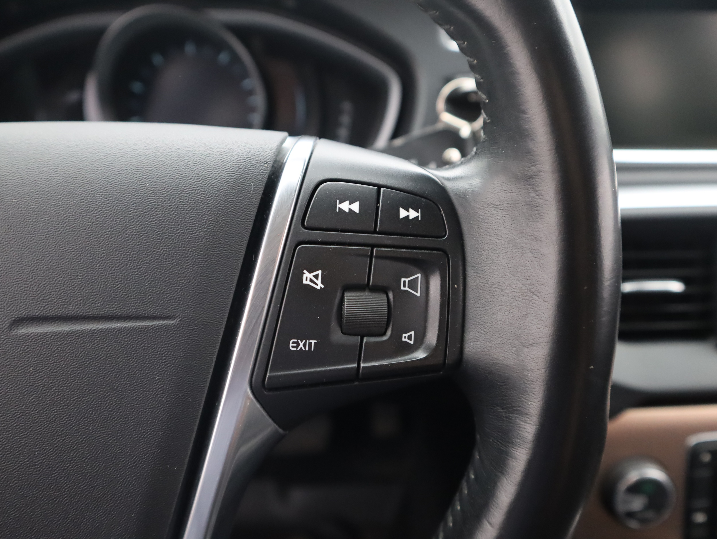 VOLVO V40 Cross Country 2013