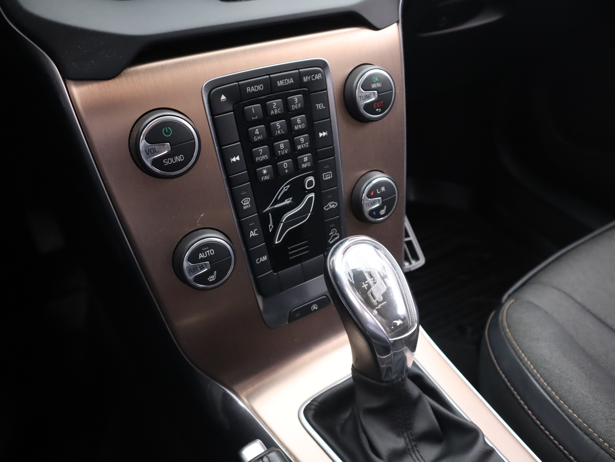 VOLVO V40 Cross Country 2013