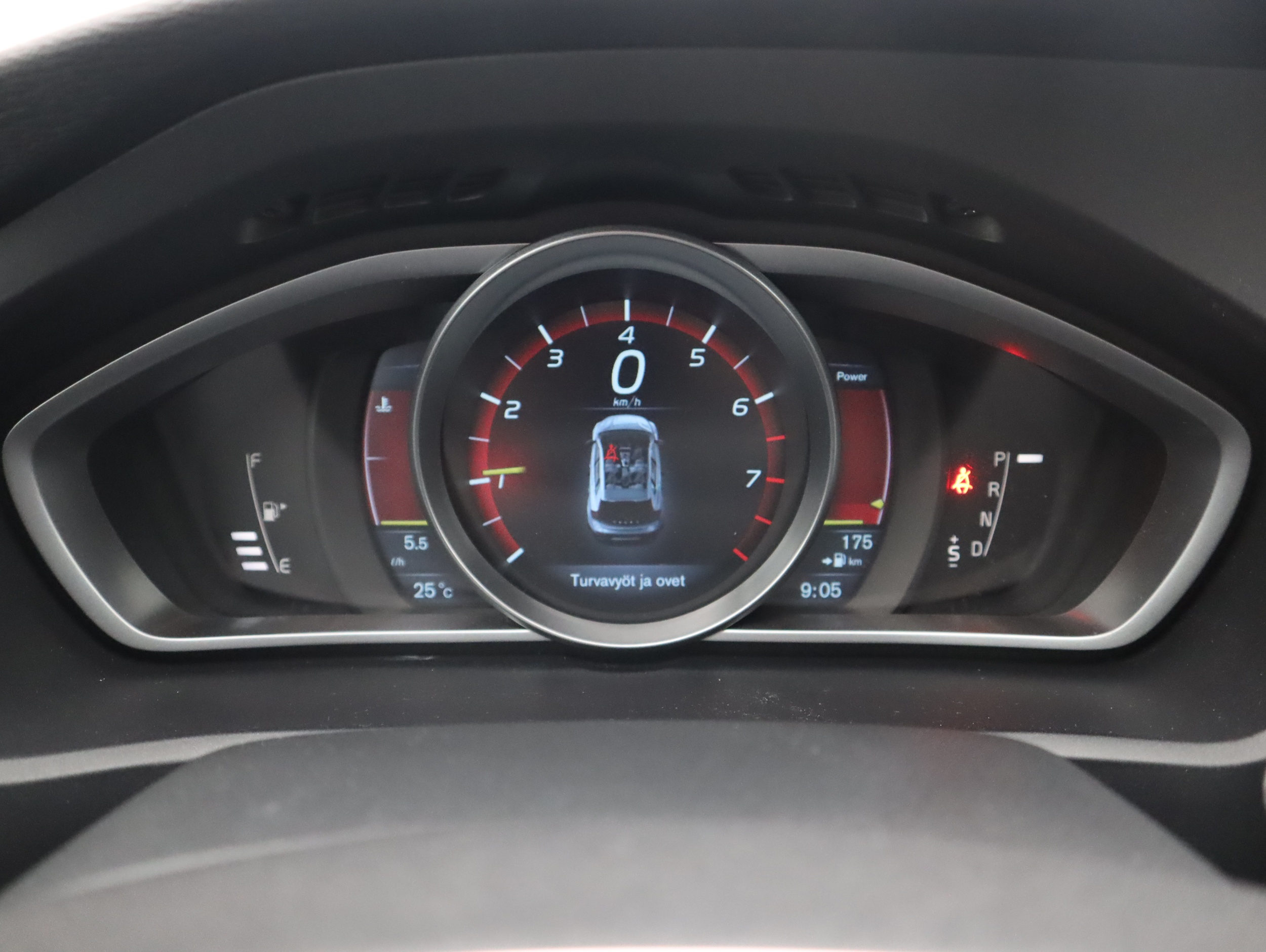 VOLVO V40 Cross Country 2013