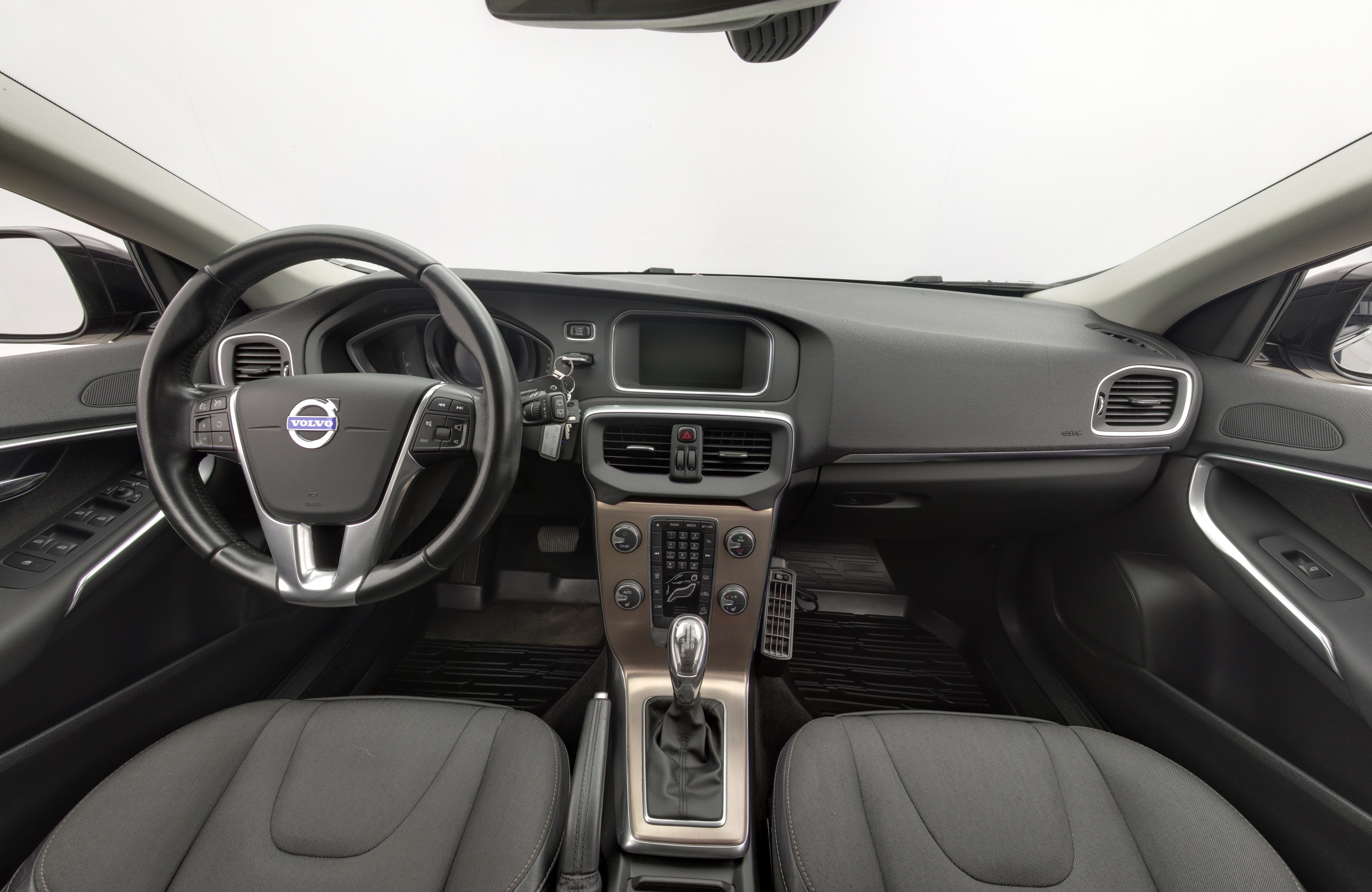 VOLVO V40 Cross Country 2013