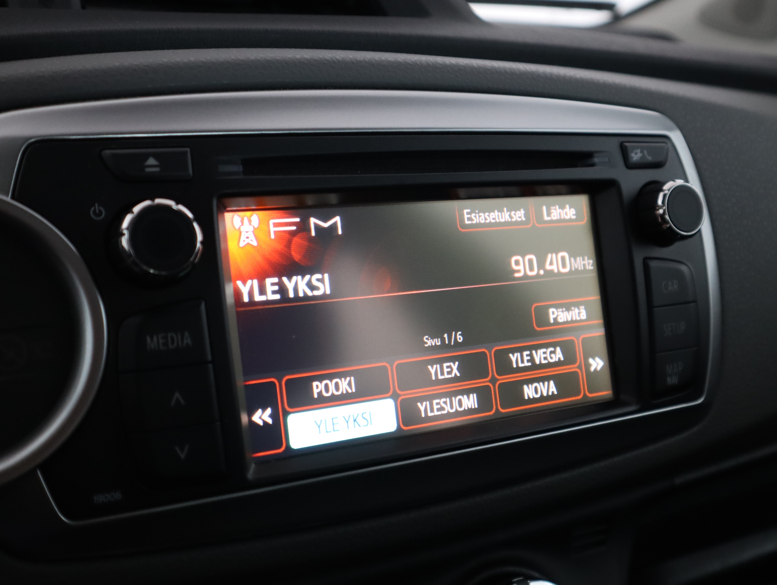 TOYOTA Yaris 2012