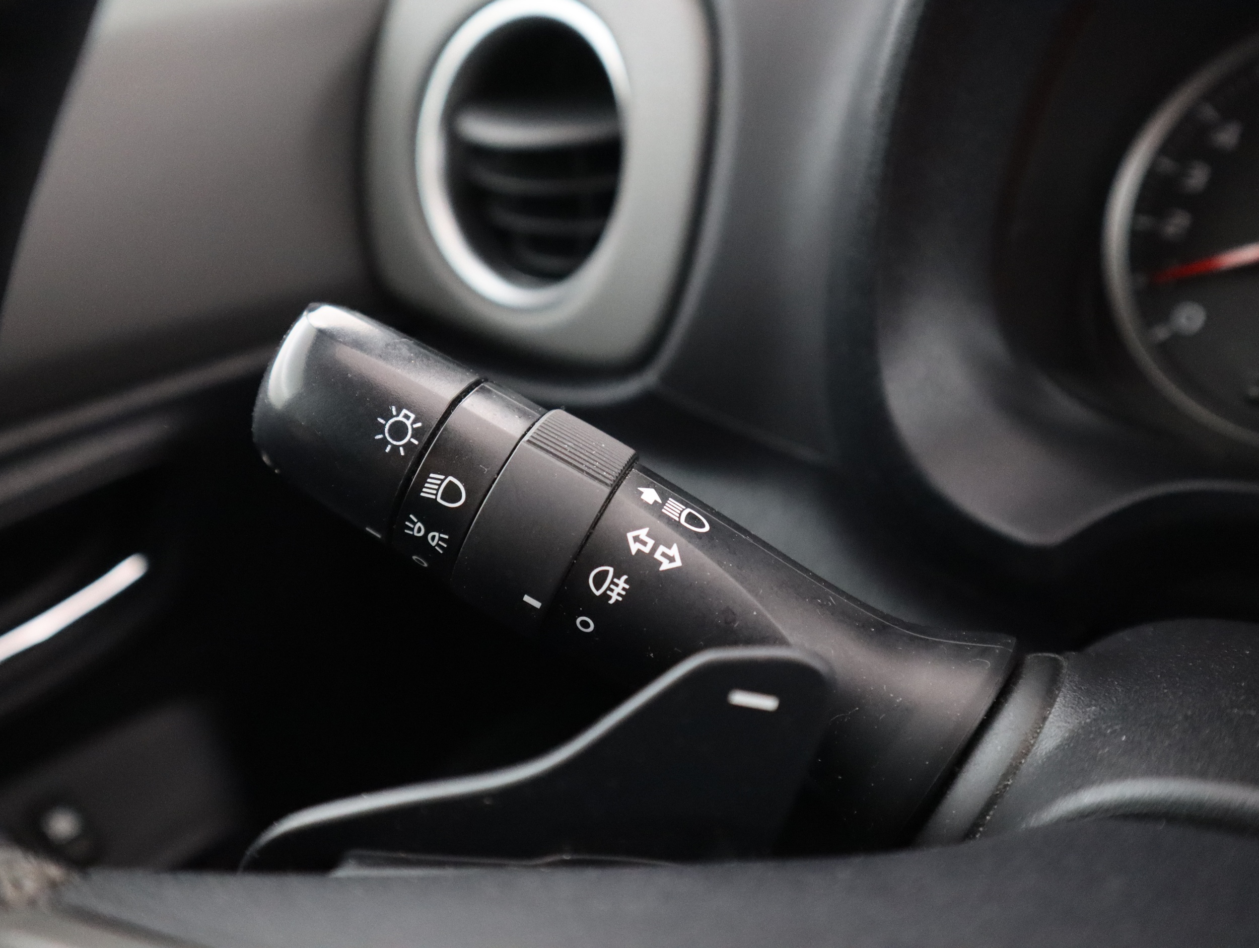 TOYOTA Yaris 2012