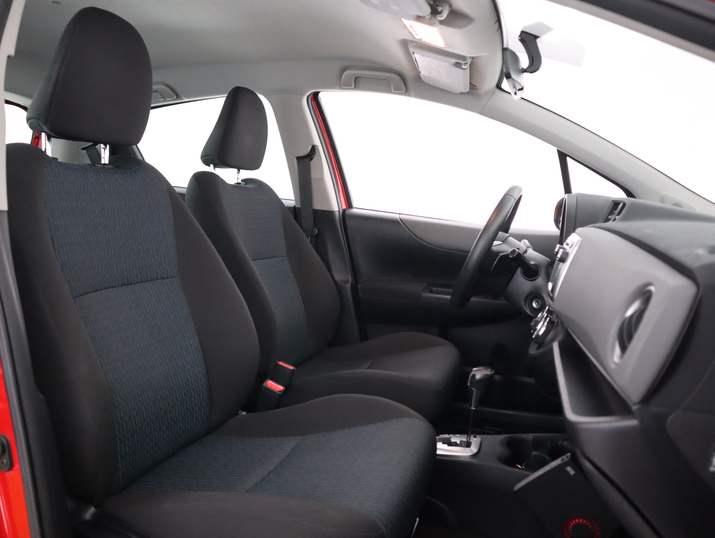 TOYOTA Yaris 2012