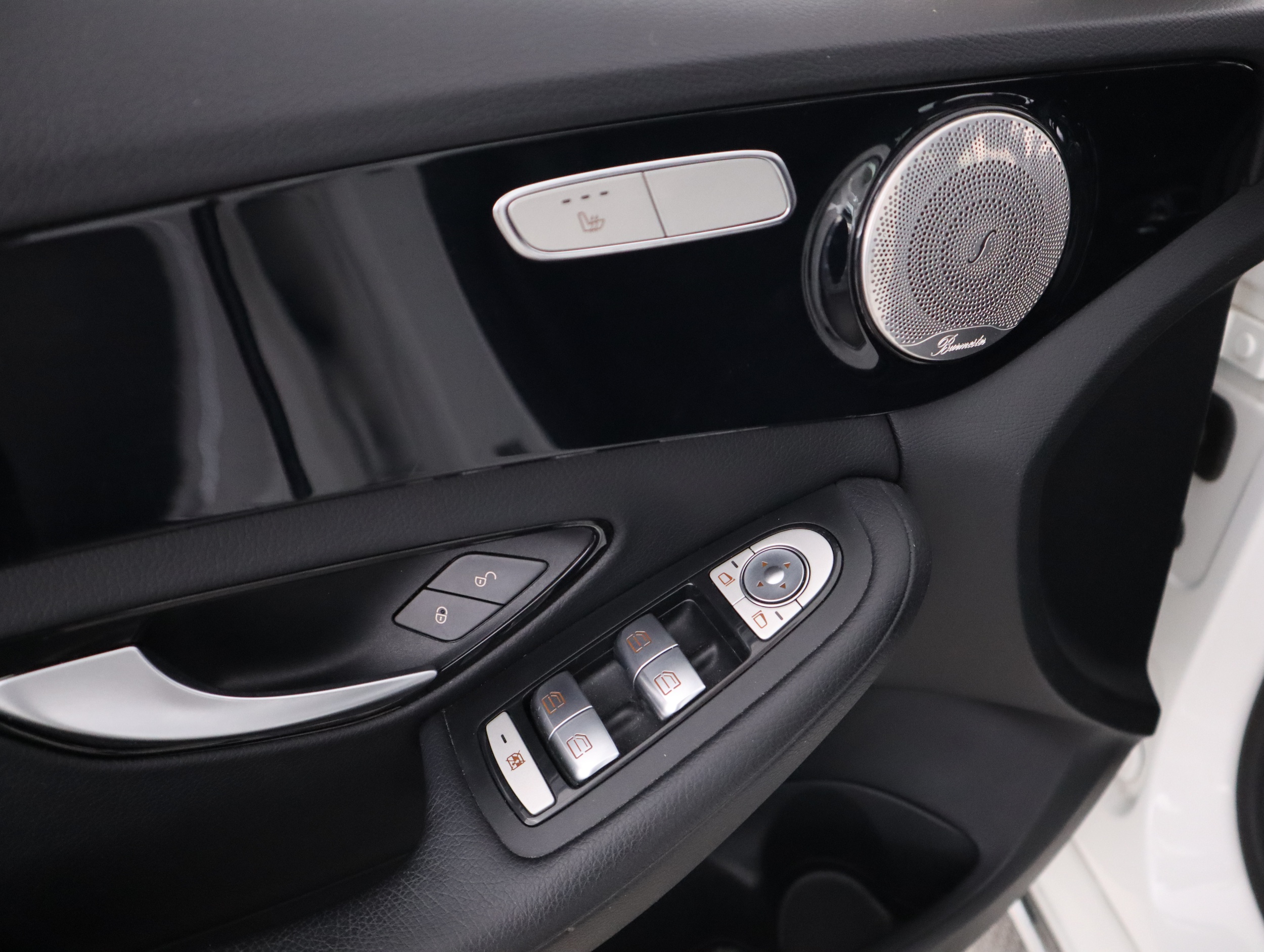 MERCEDES-BENZ C 2015