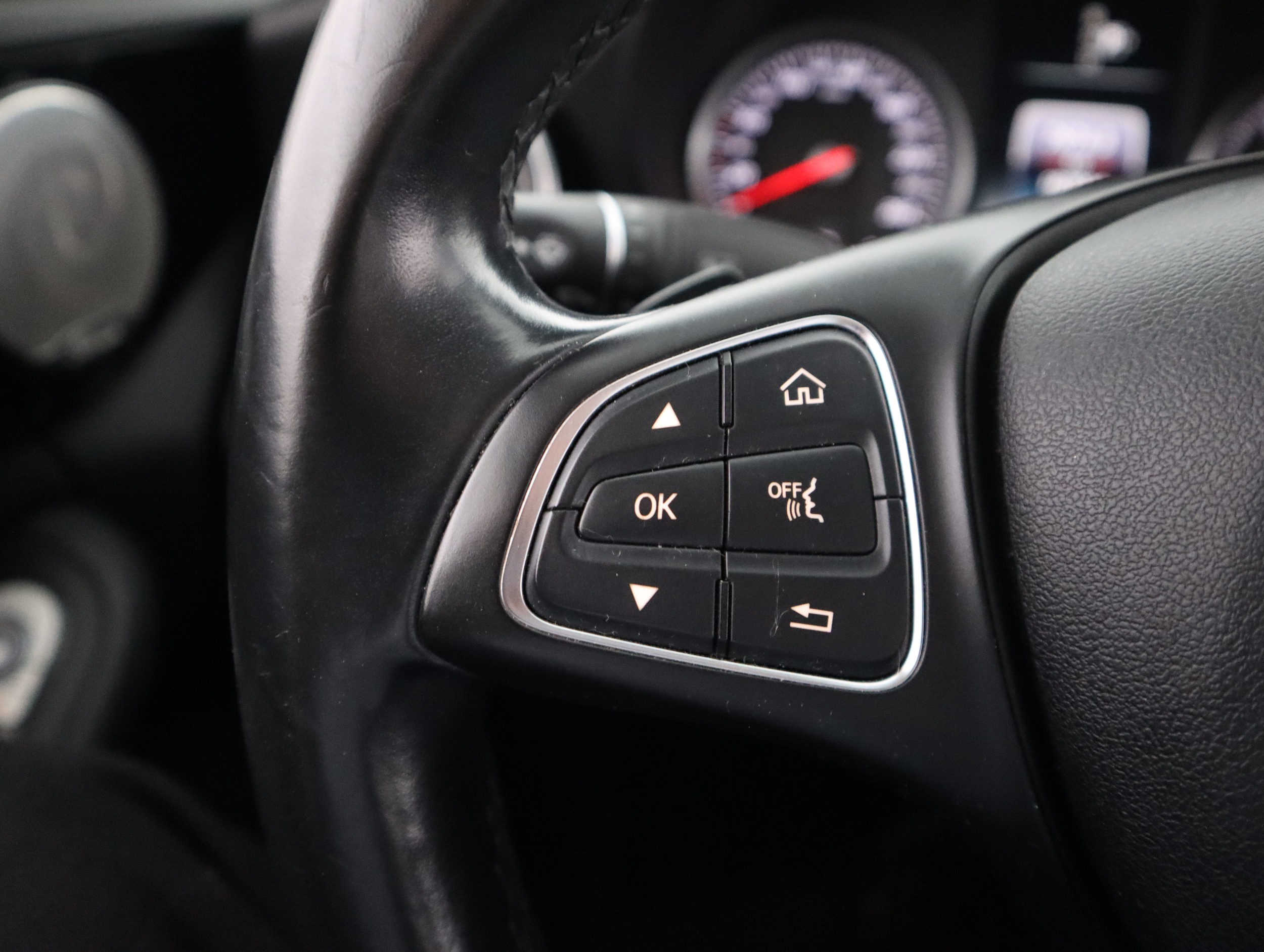 MERCEDES-BENZ C 2015