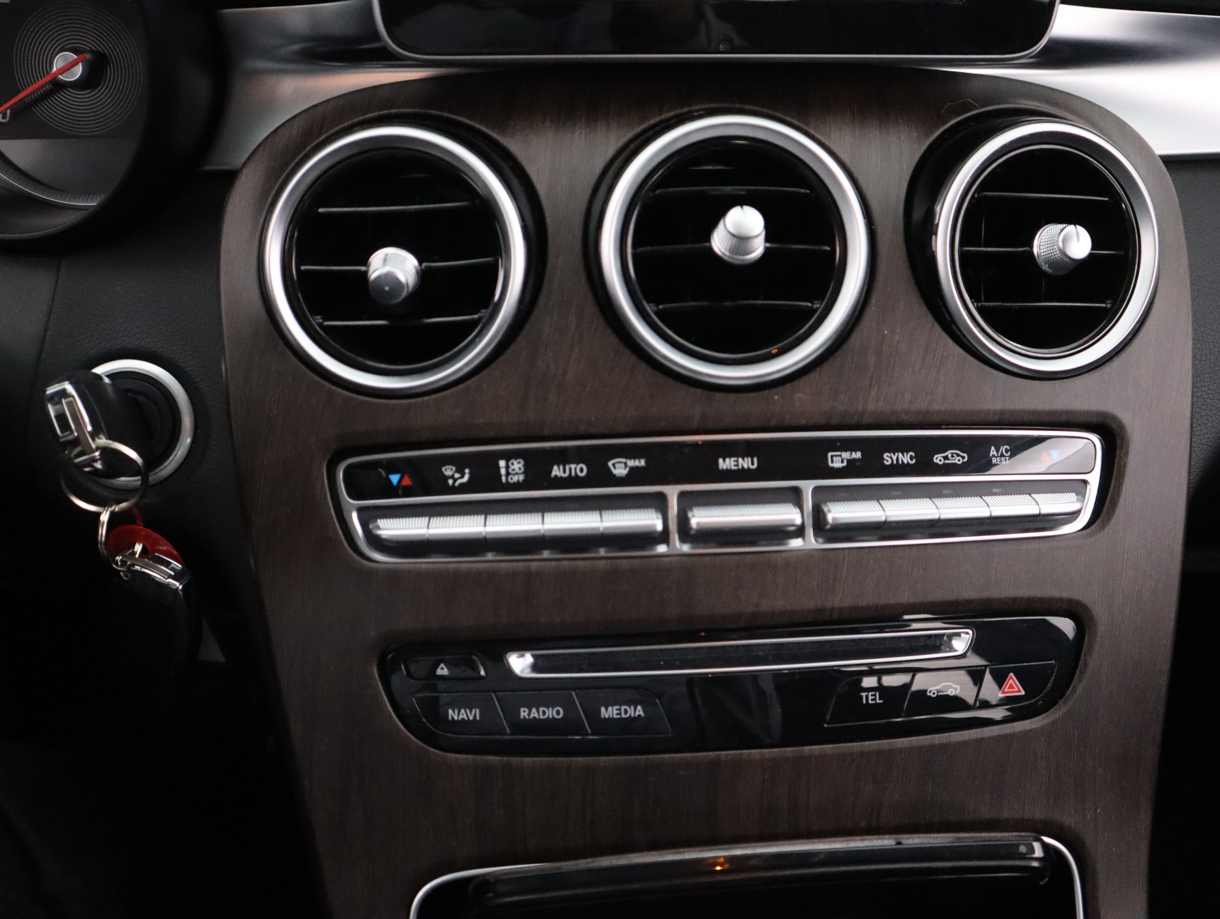 MERCEDES-BENZ C 2015