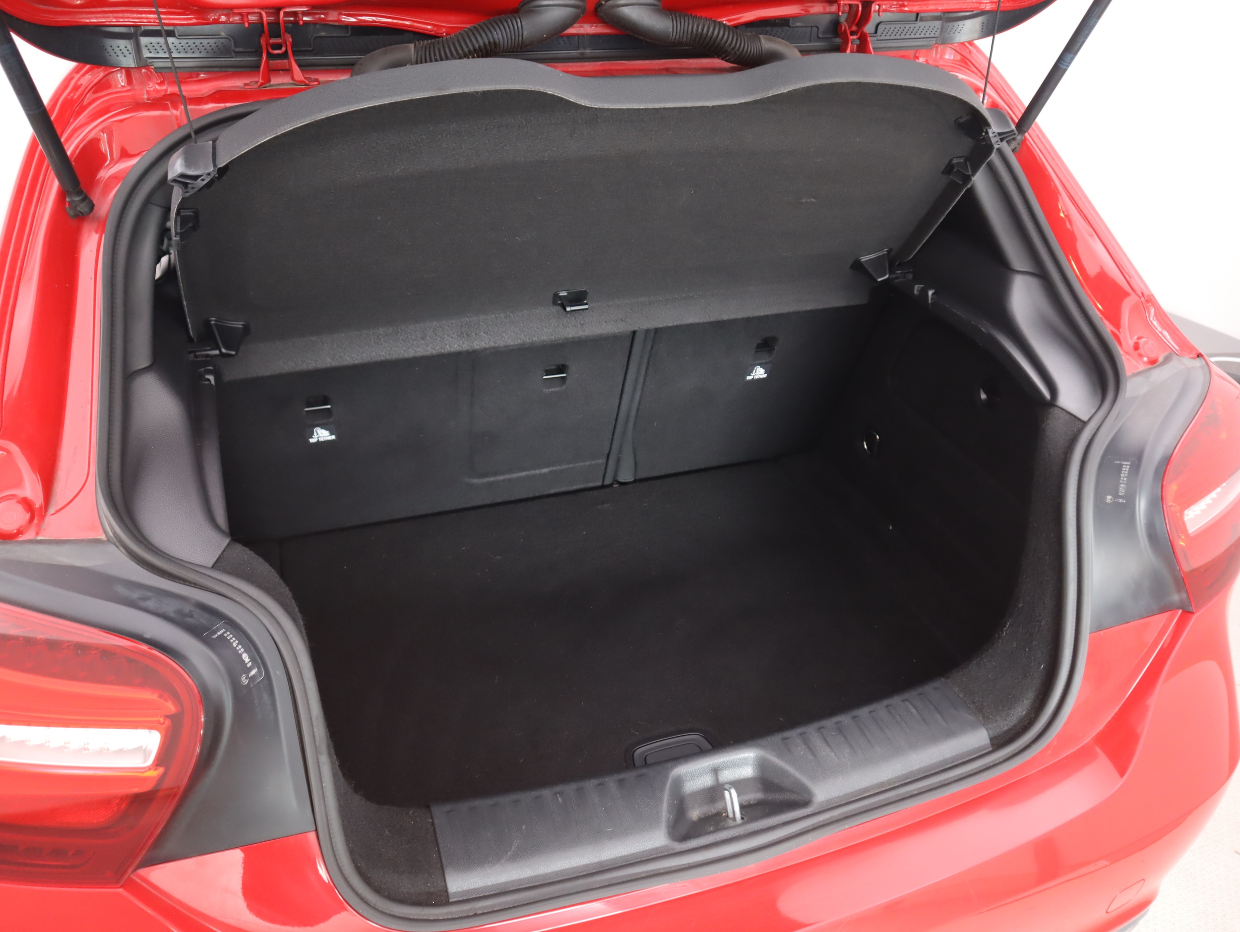 MERCEDES-BENZ A 2015