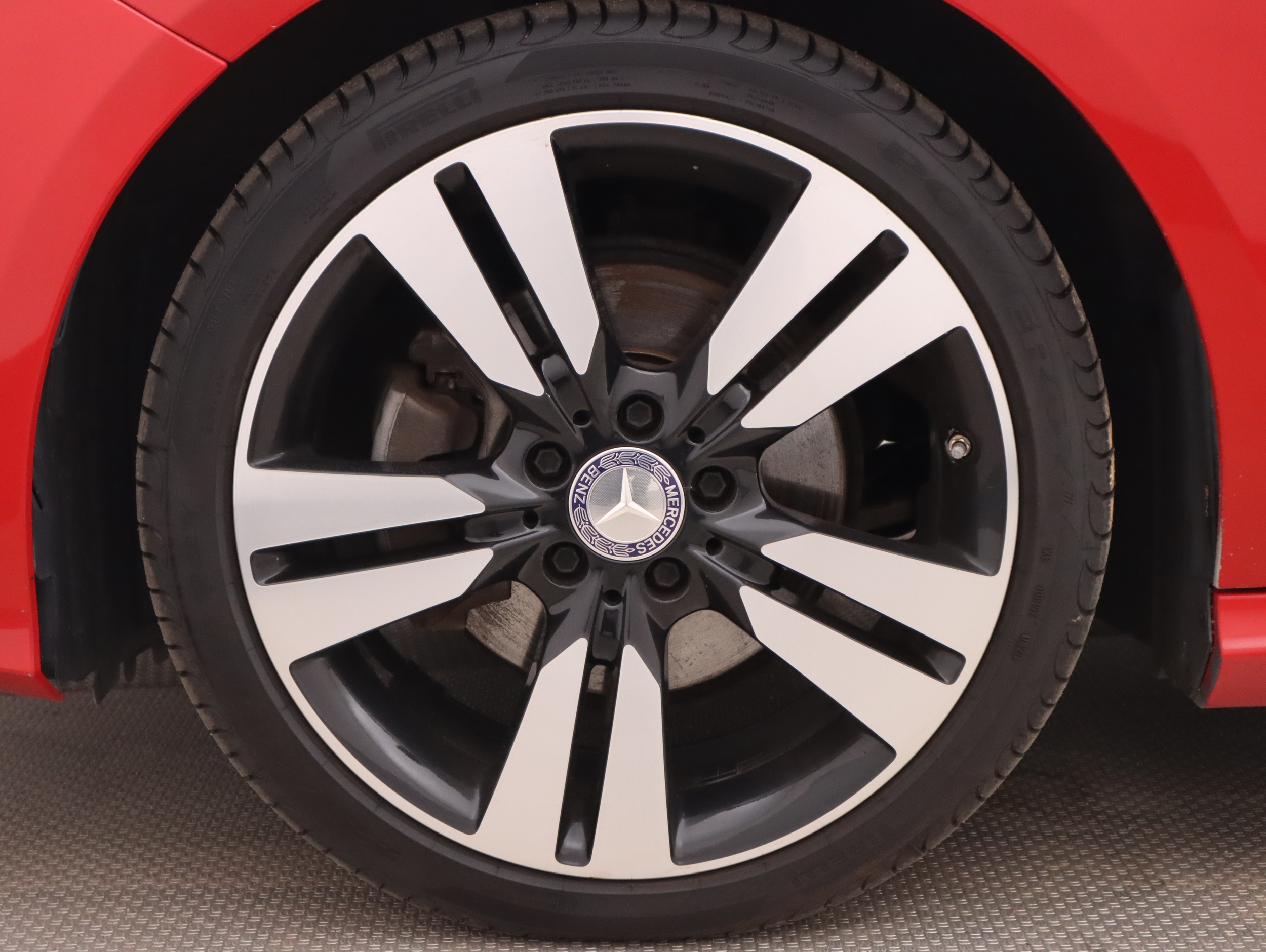 MERCEDES-BENZ A 2015