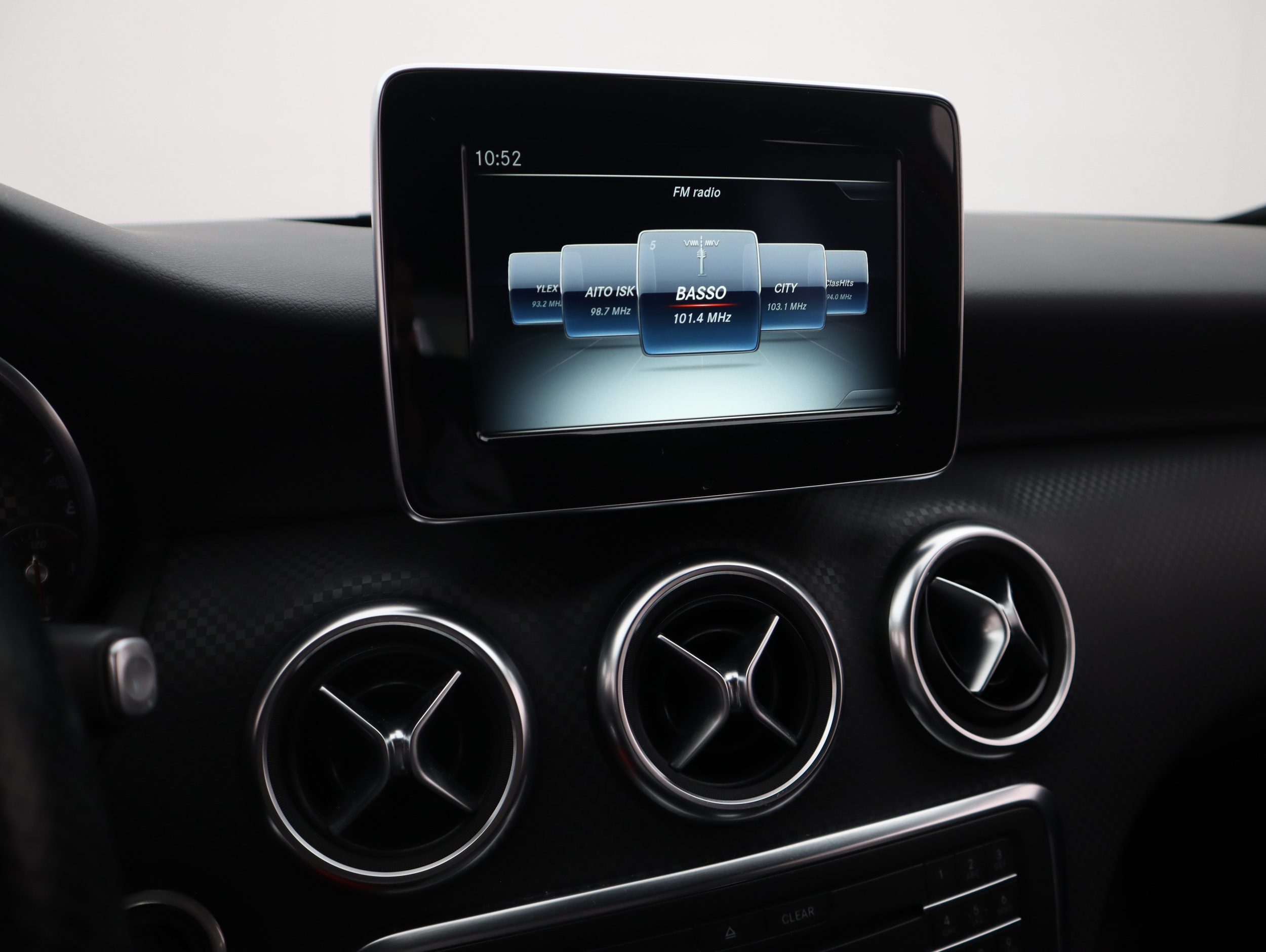 MERCEDES-BENZ A 2015