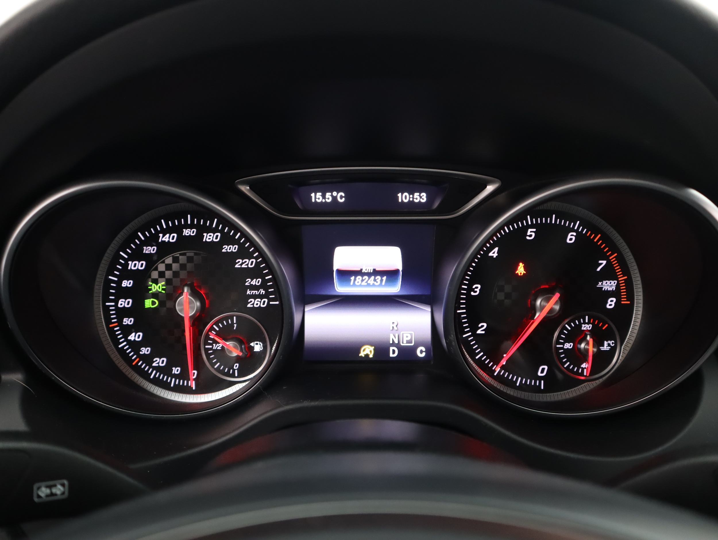 MERCEDES-BENZ A 2015