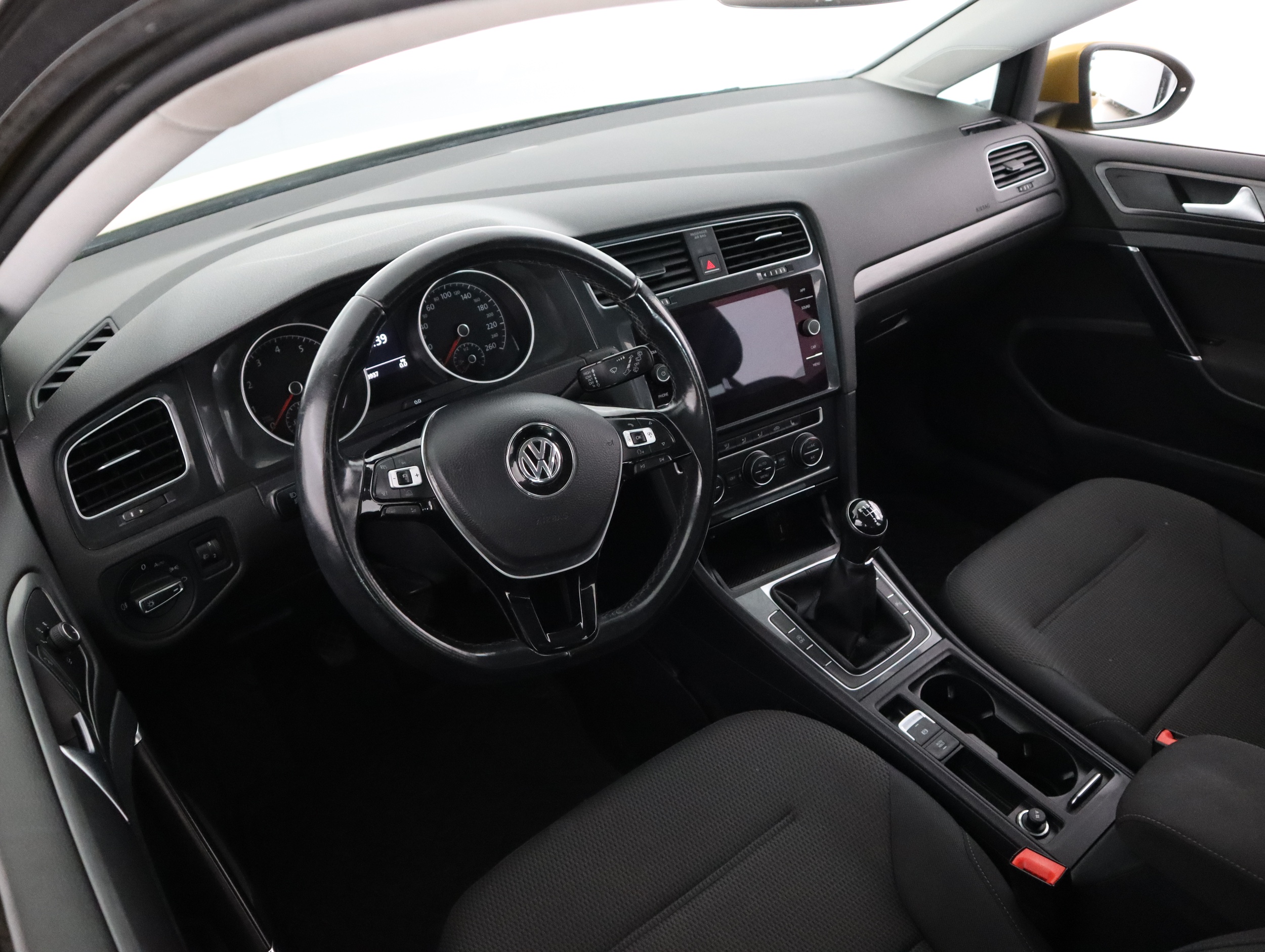 VOLKSWAGEN GOLF 2017
