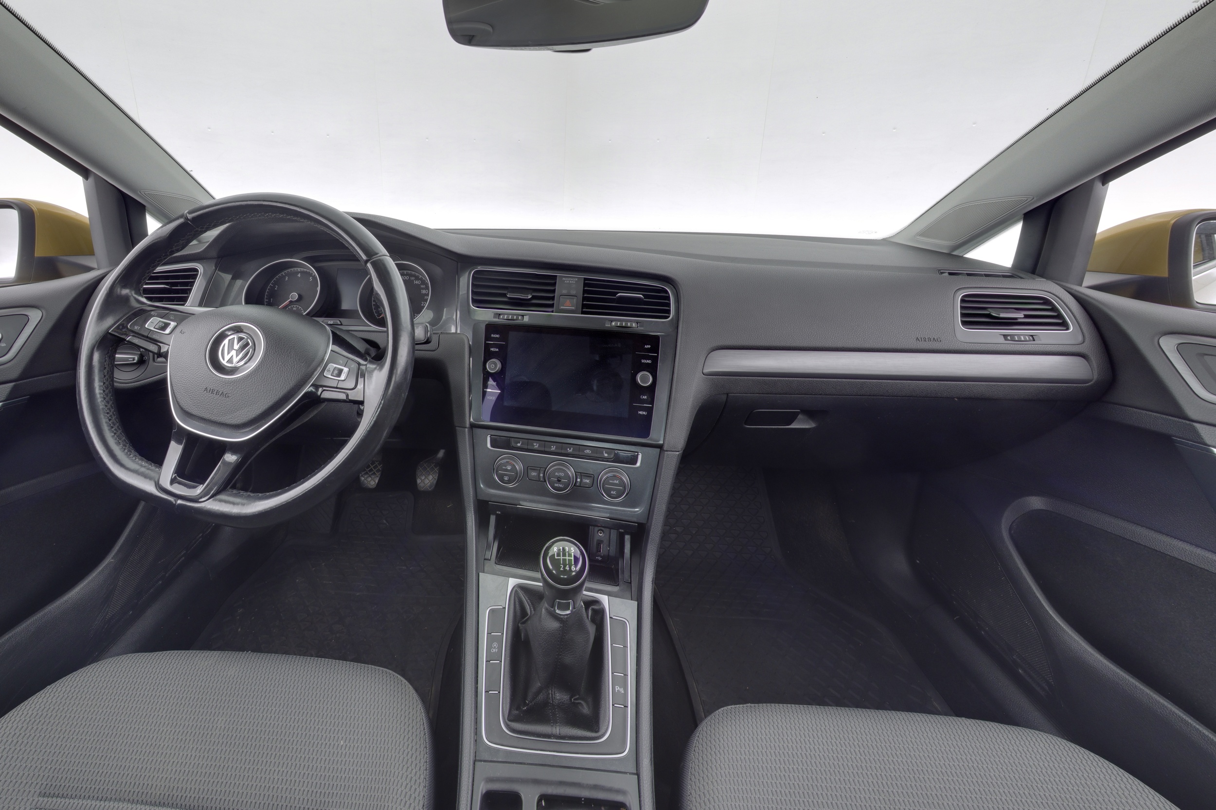 VOLKSWAGEN GOLF 2017