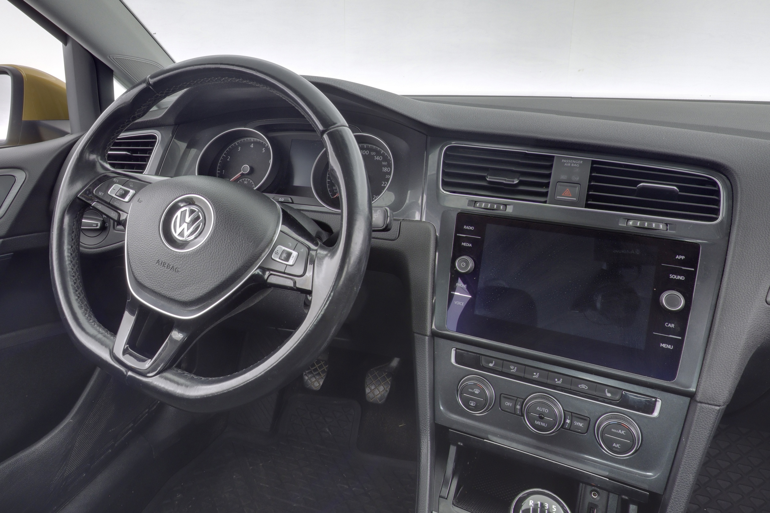VOLKSWAGEN GOLF 2017
