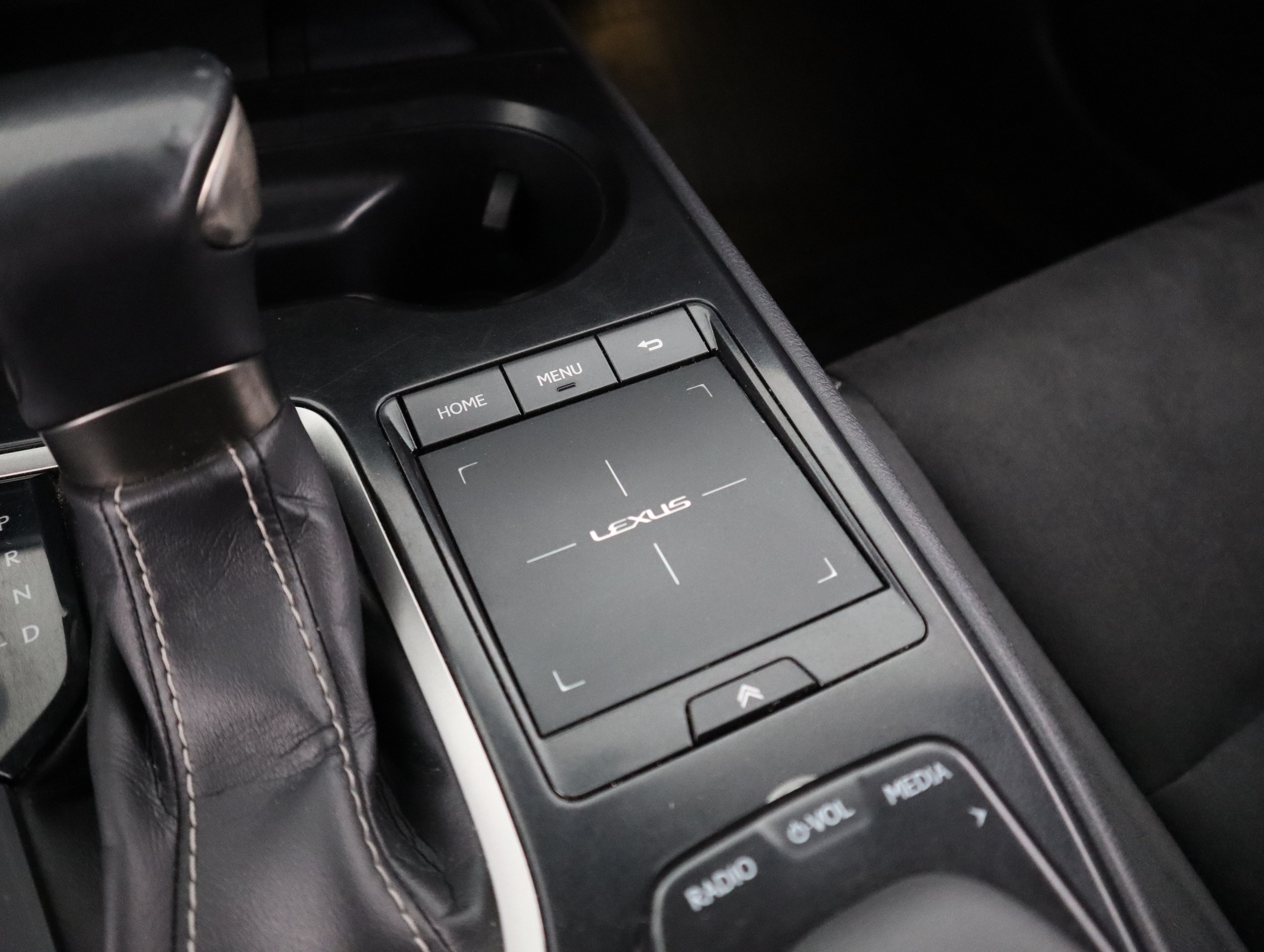 LEXUS UX 2019