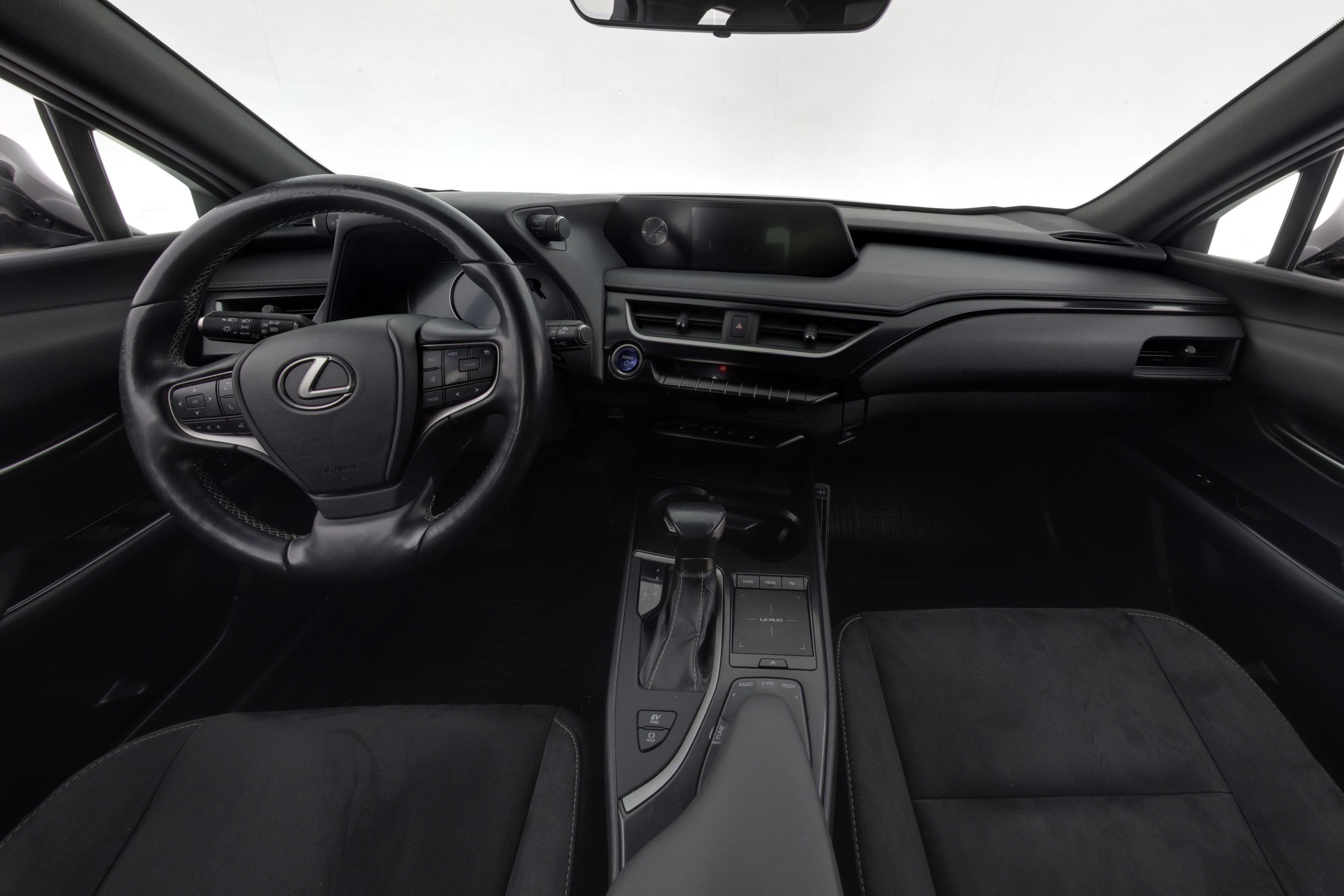 LEXUS UX 2019