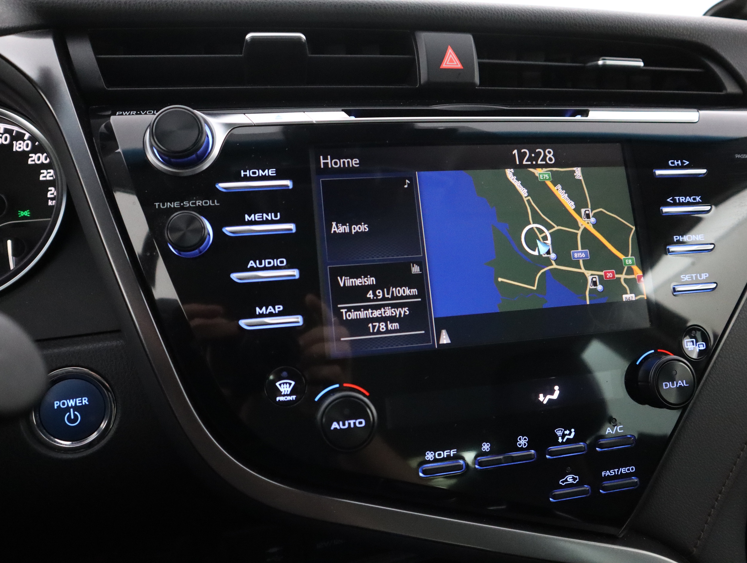 TOYOTA CAMRY 26