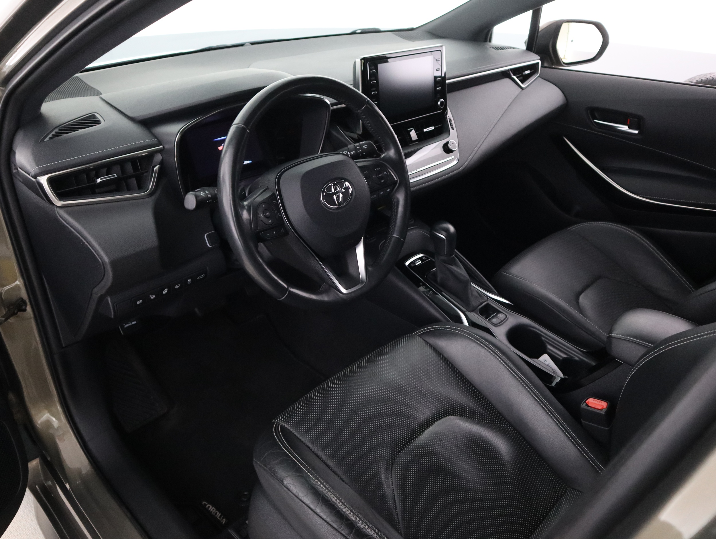 TOYOTA Corolla 18