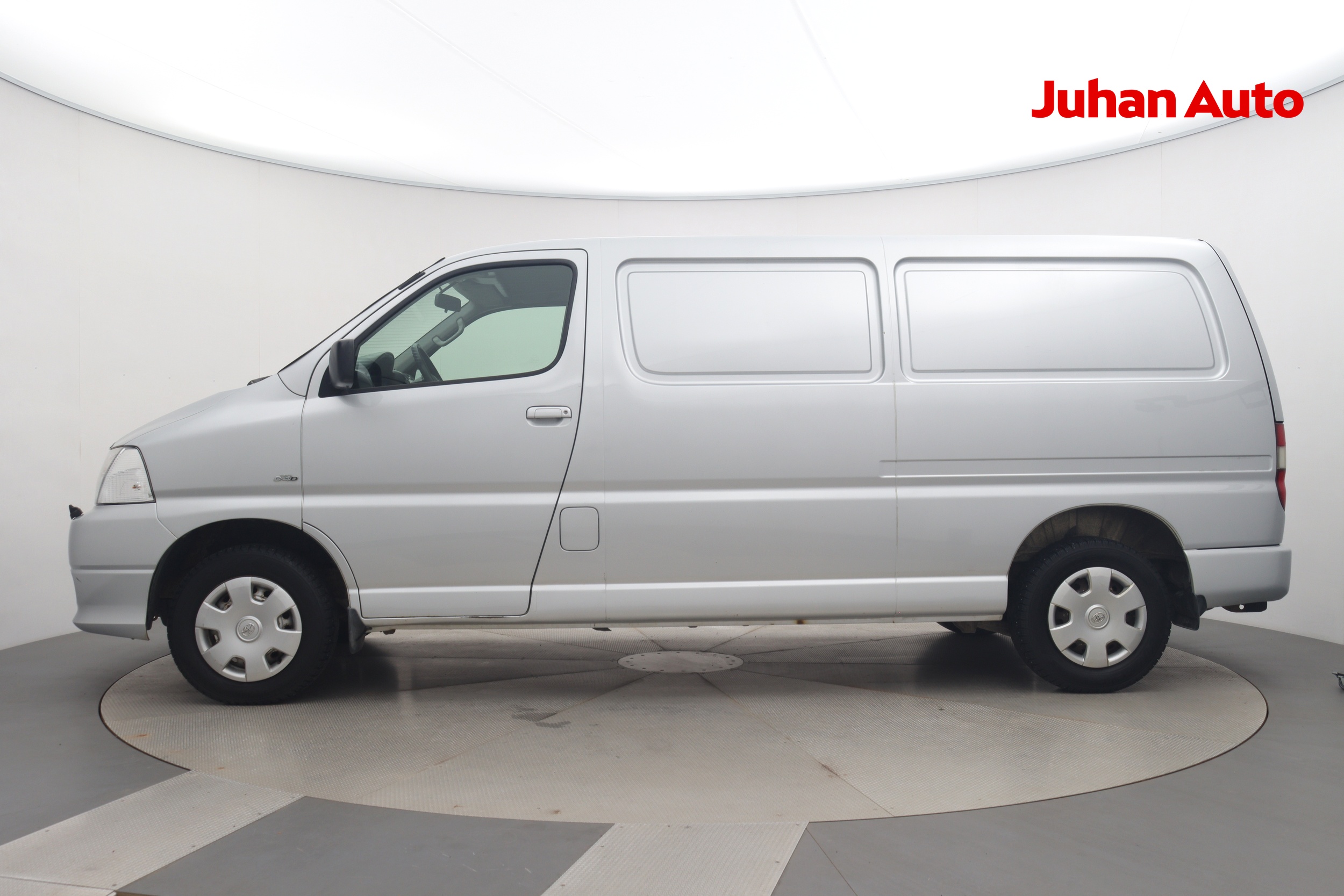TOYOTA Hiace 2012