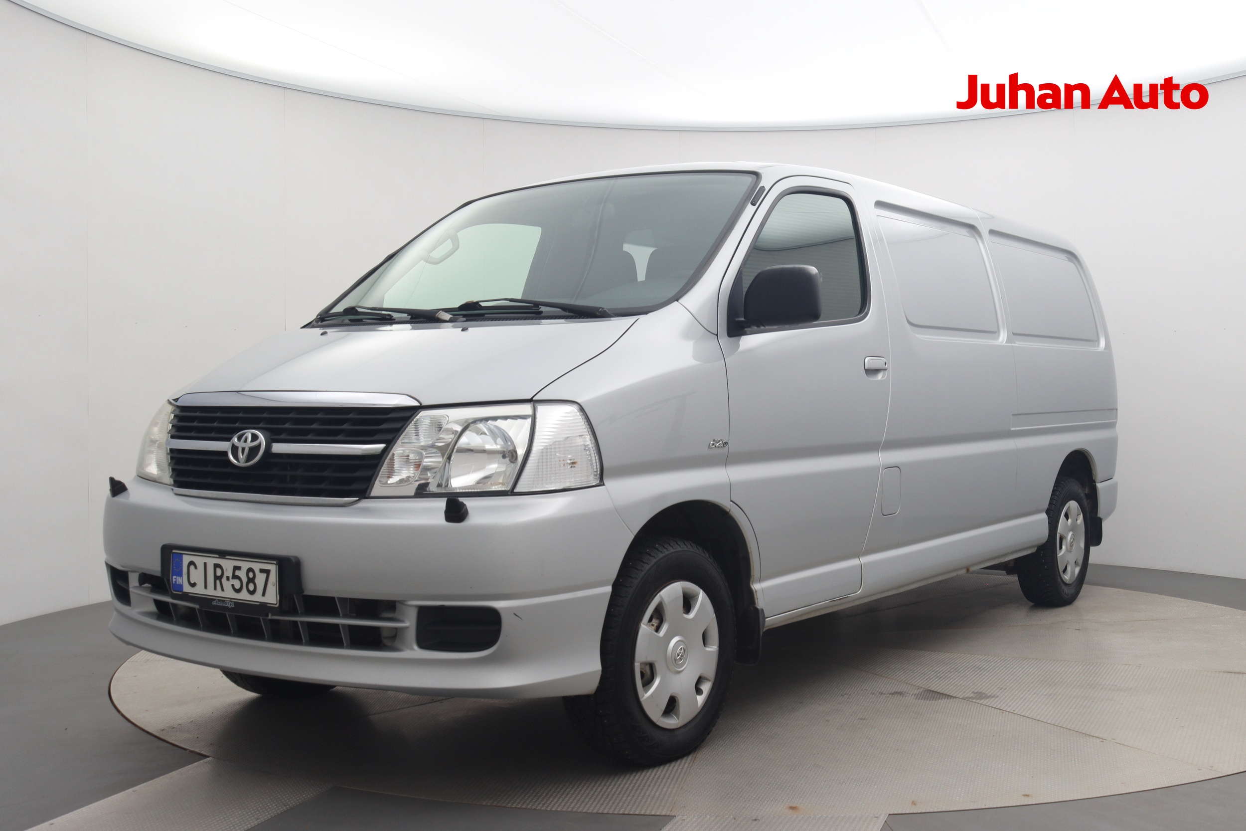 TOYOTA Hiace 2012
