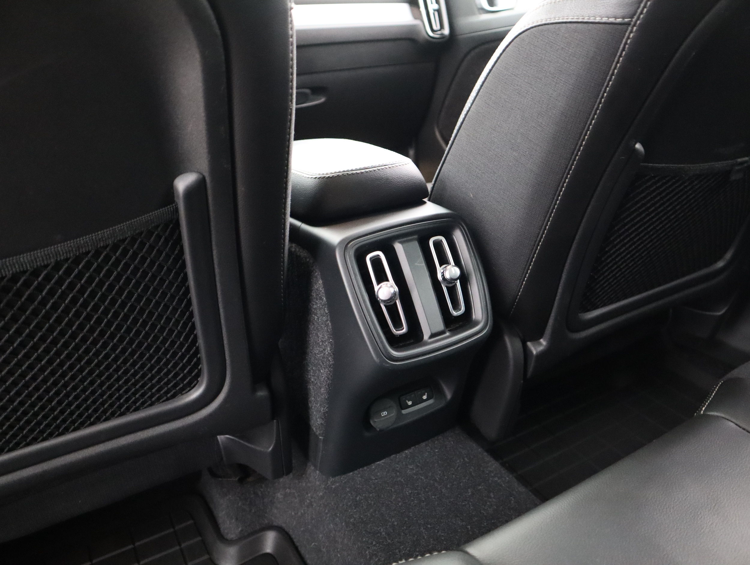 VOLVO XC40 2019