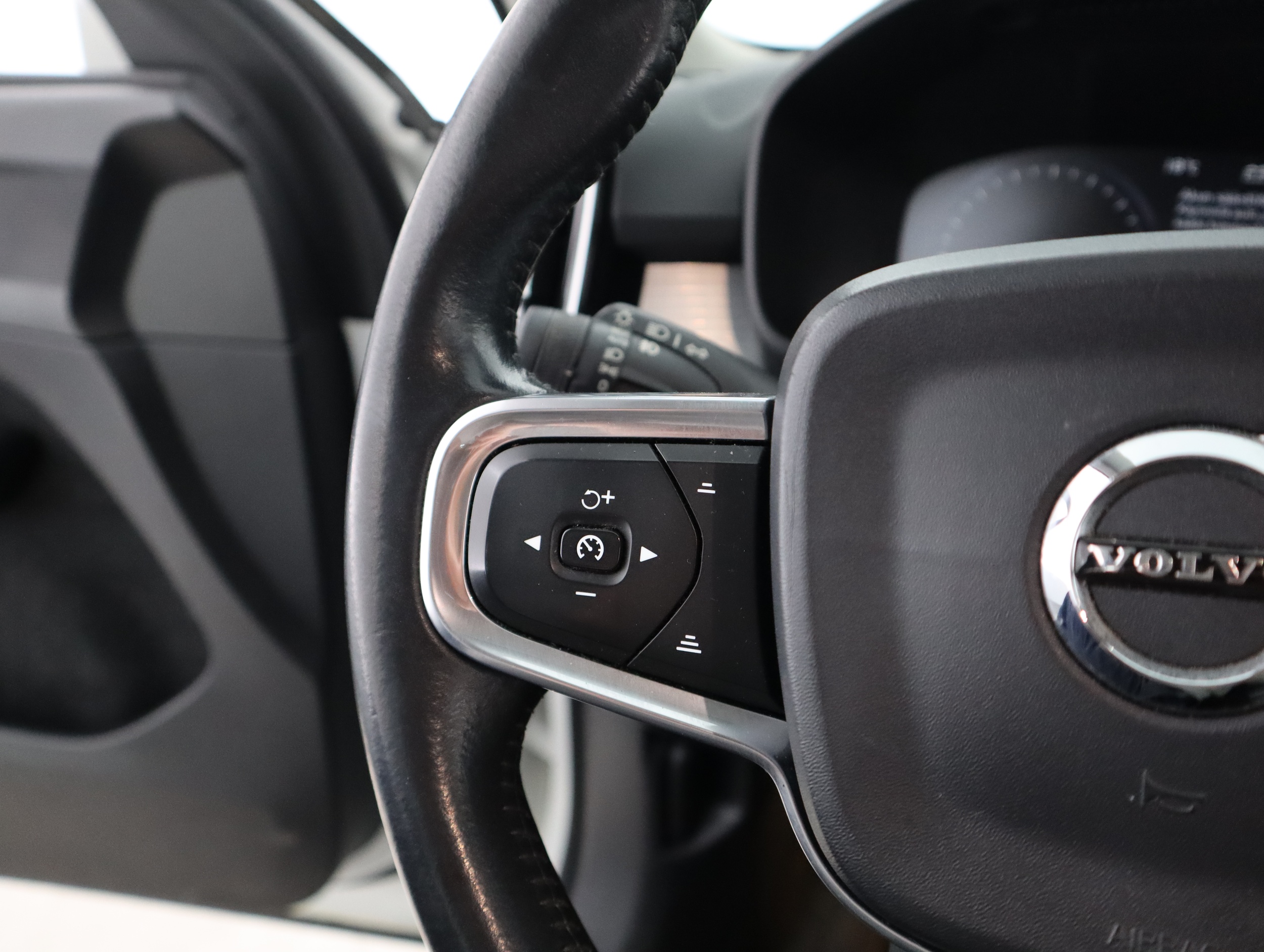 VOLVO XC40 2019