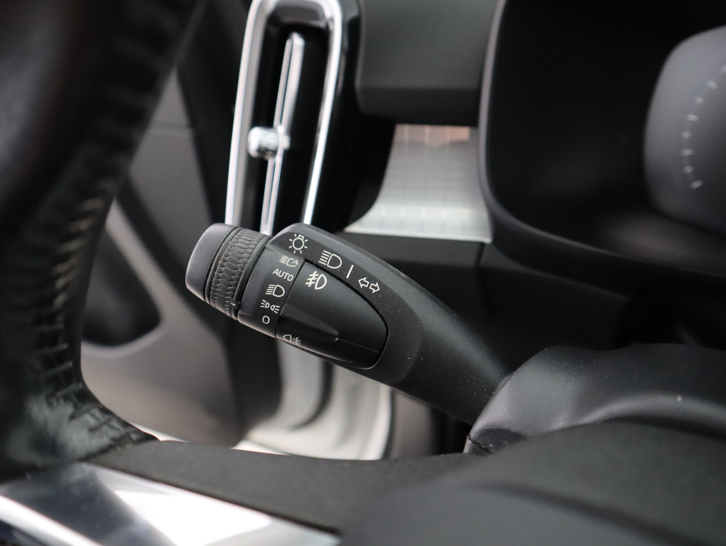 VOLVO XC40 2019