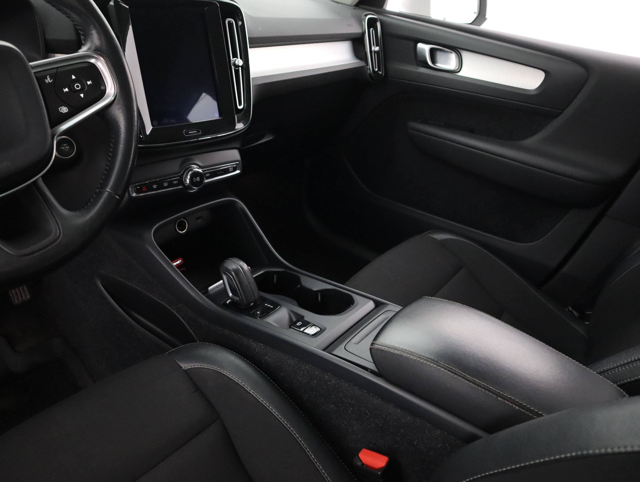 VOLVO XC40 2019