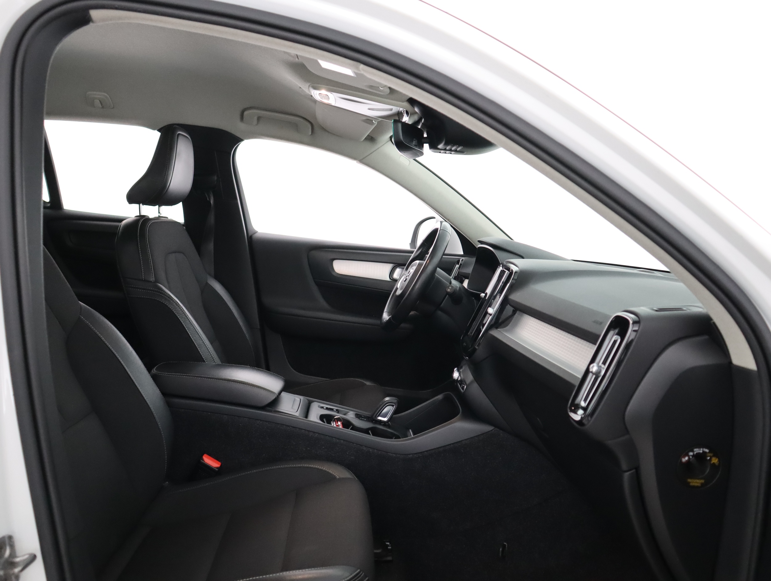 VOLVO XC40 2019