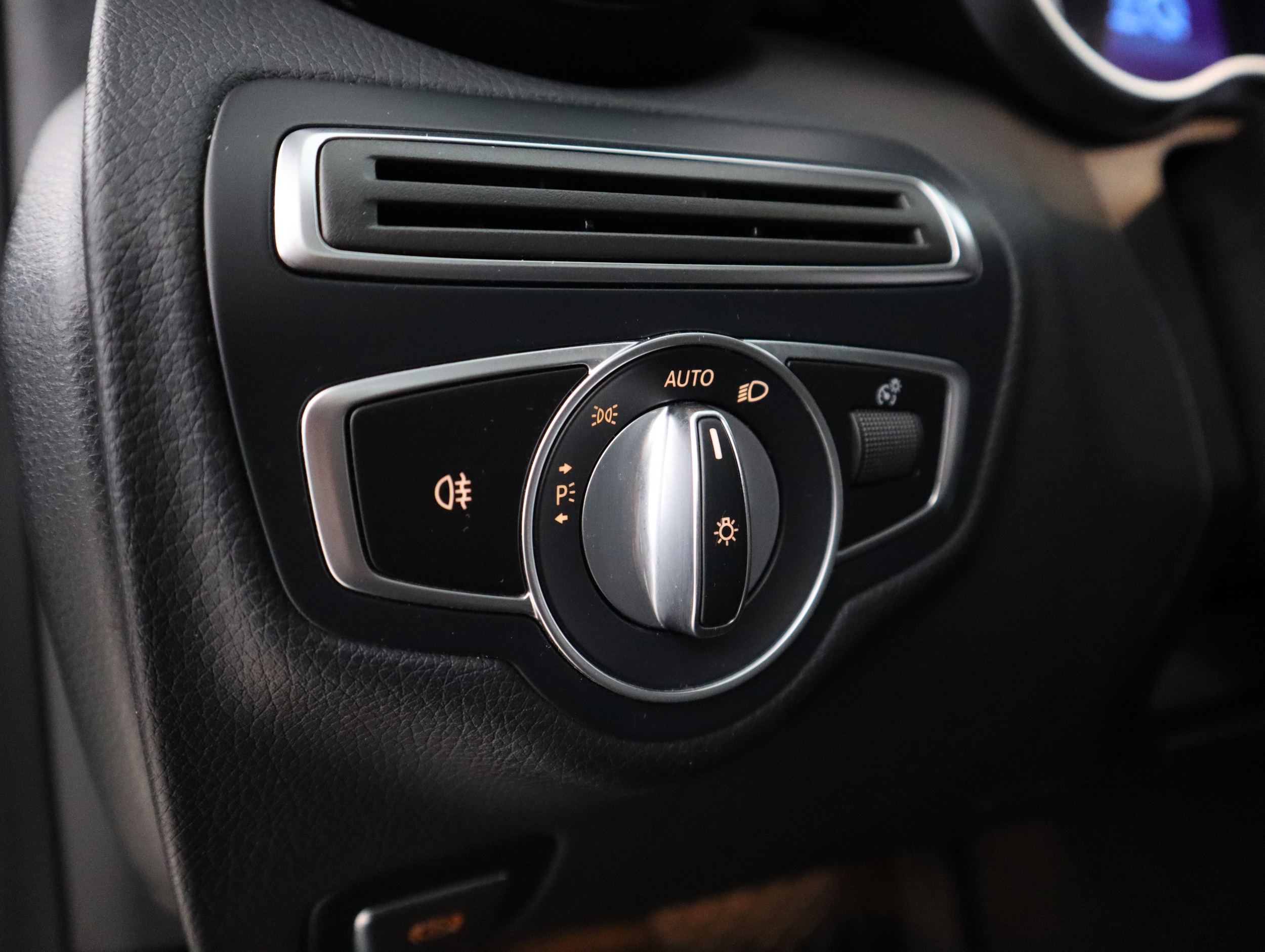 MERCEDES-BENZ C 2020