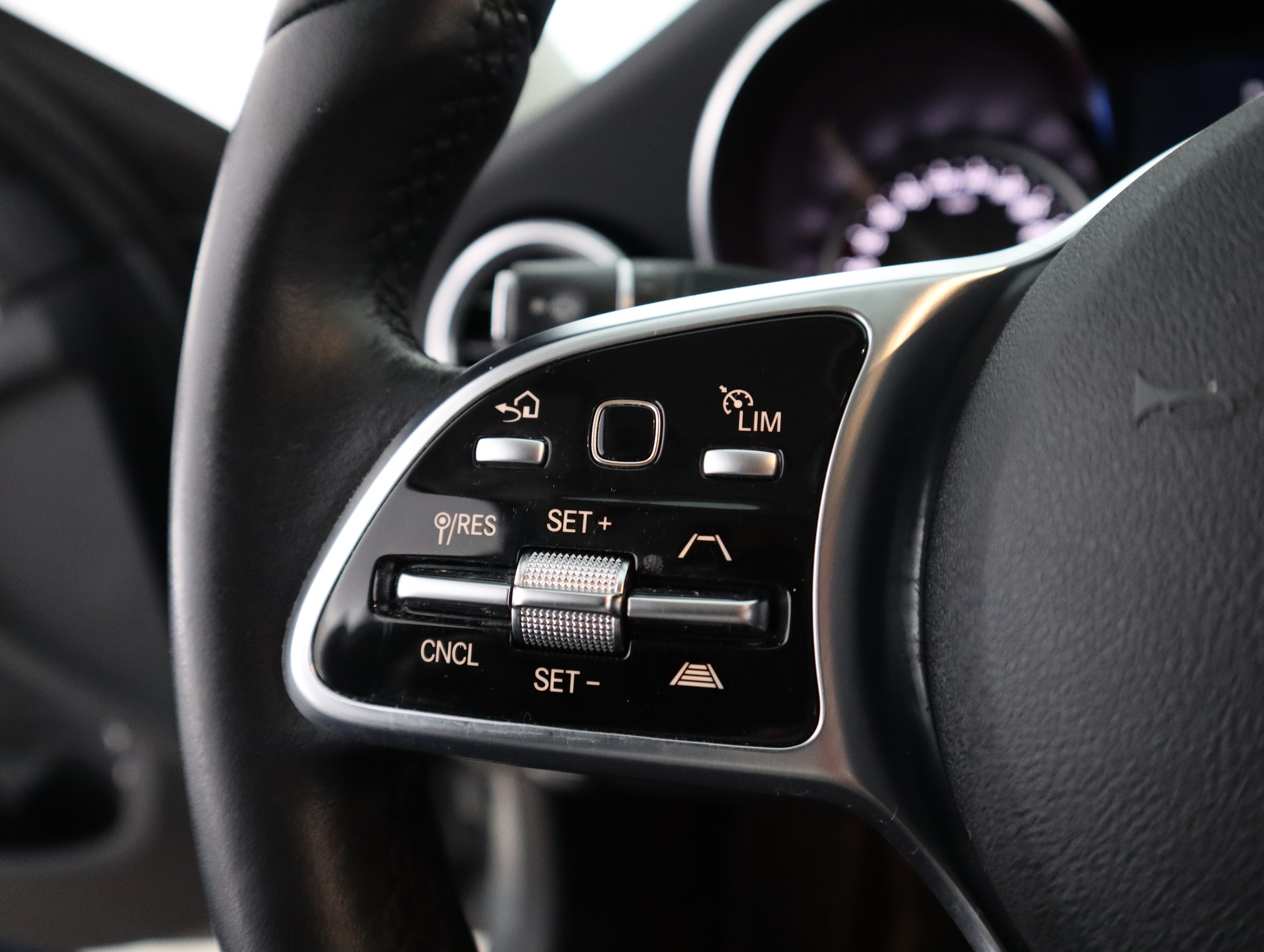 MERCEDES-BENZ C 2020