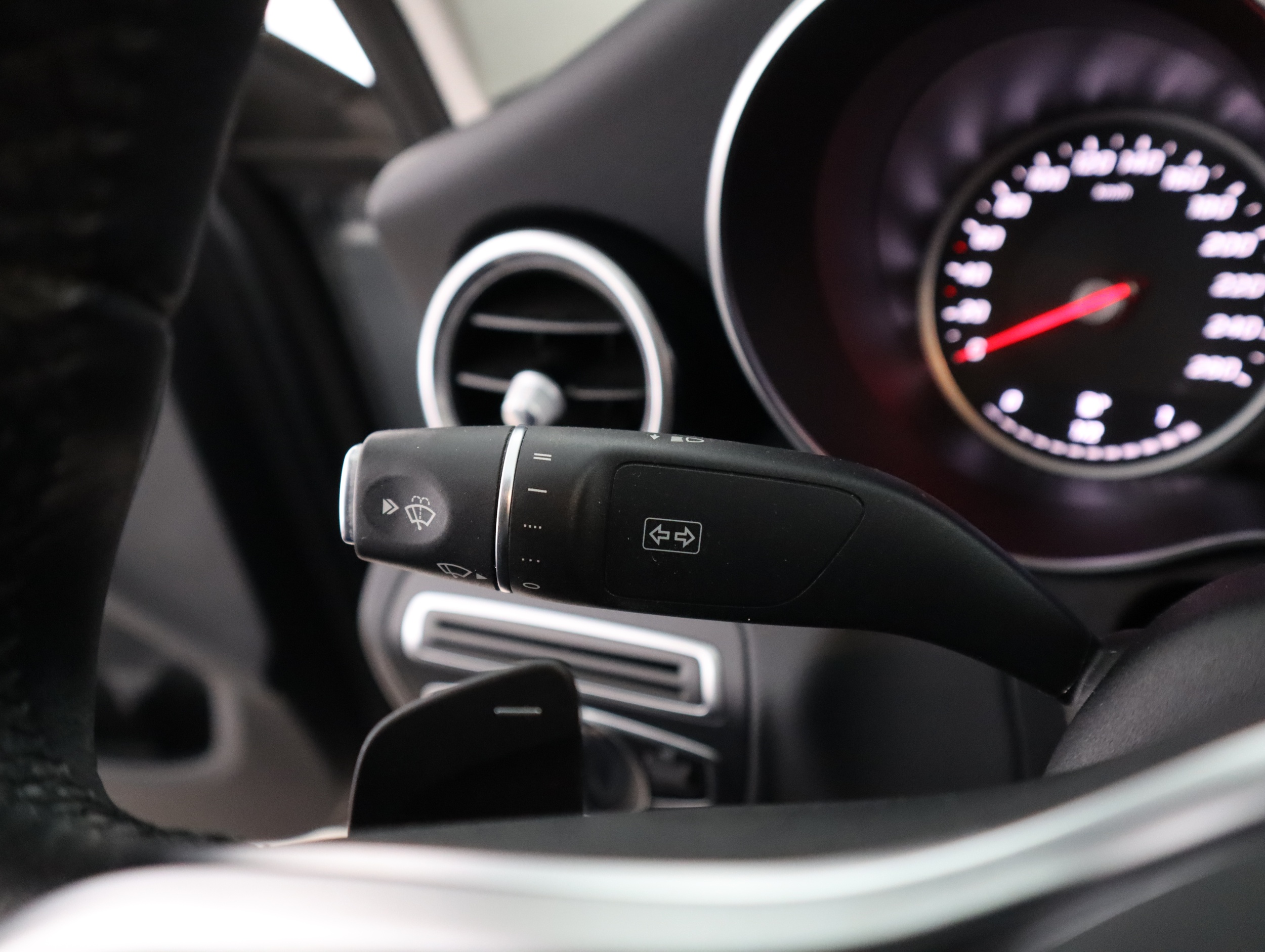 MERCEDES-BENZ C 2020