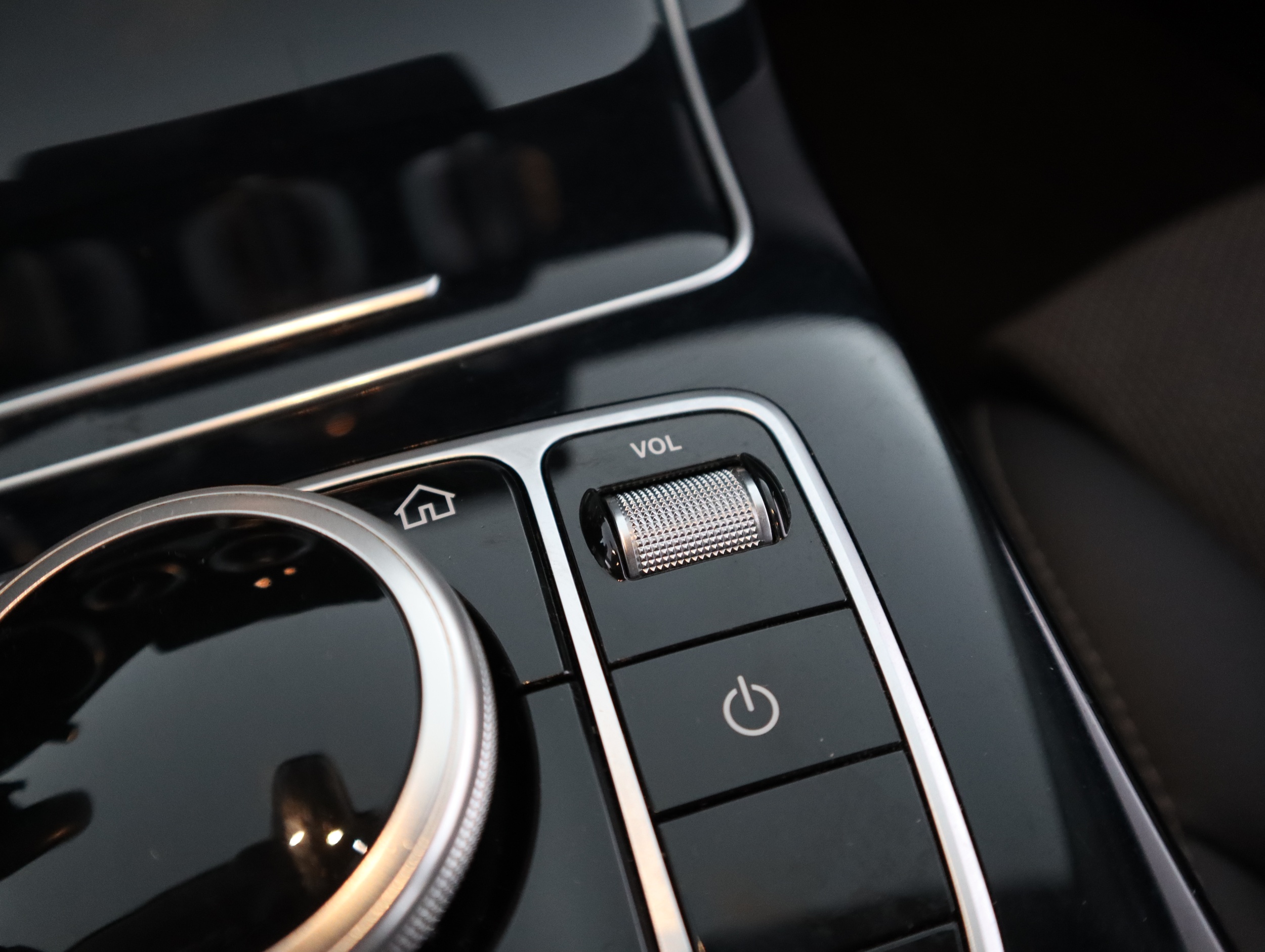 MERCEDES-BENZ C 2020