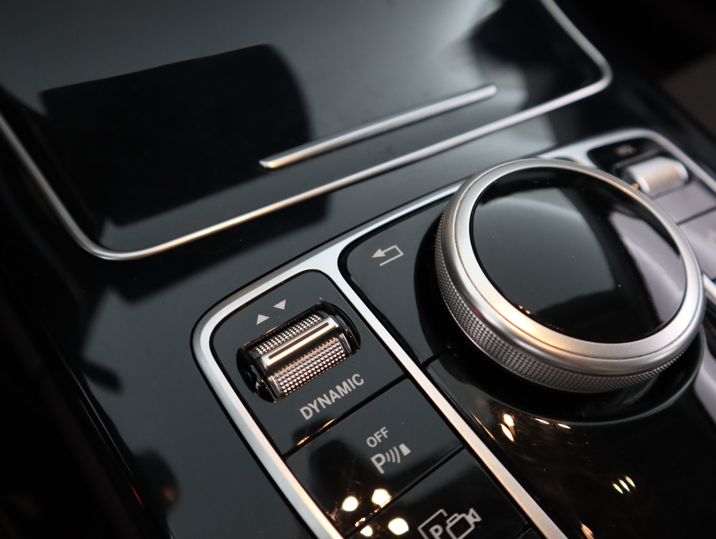 MERCEDES-BENZ C 2020