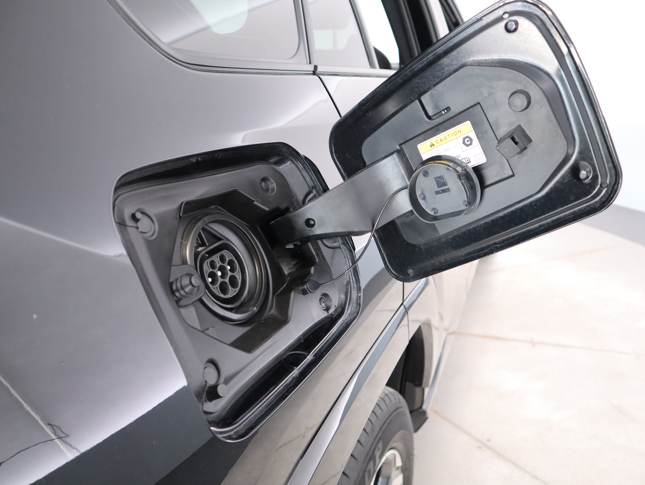 Toyota RAV4 Plug-in 2024