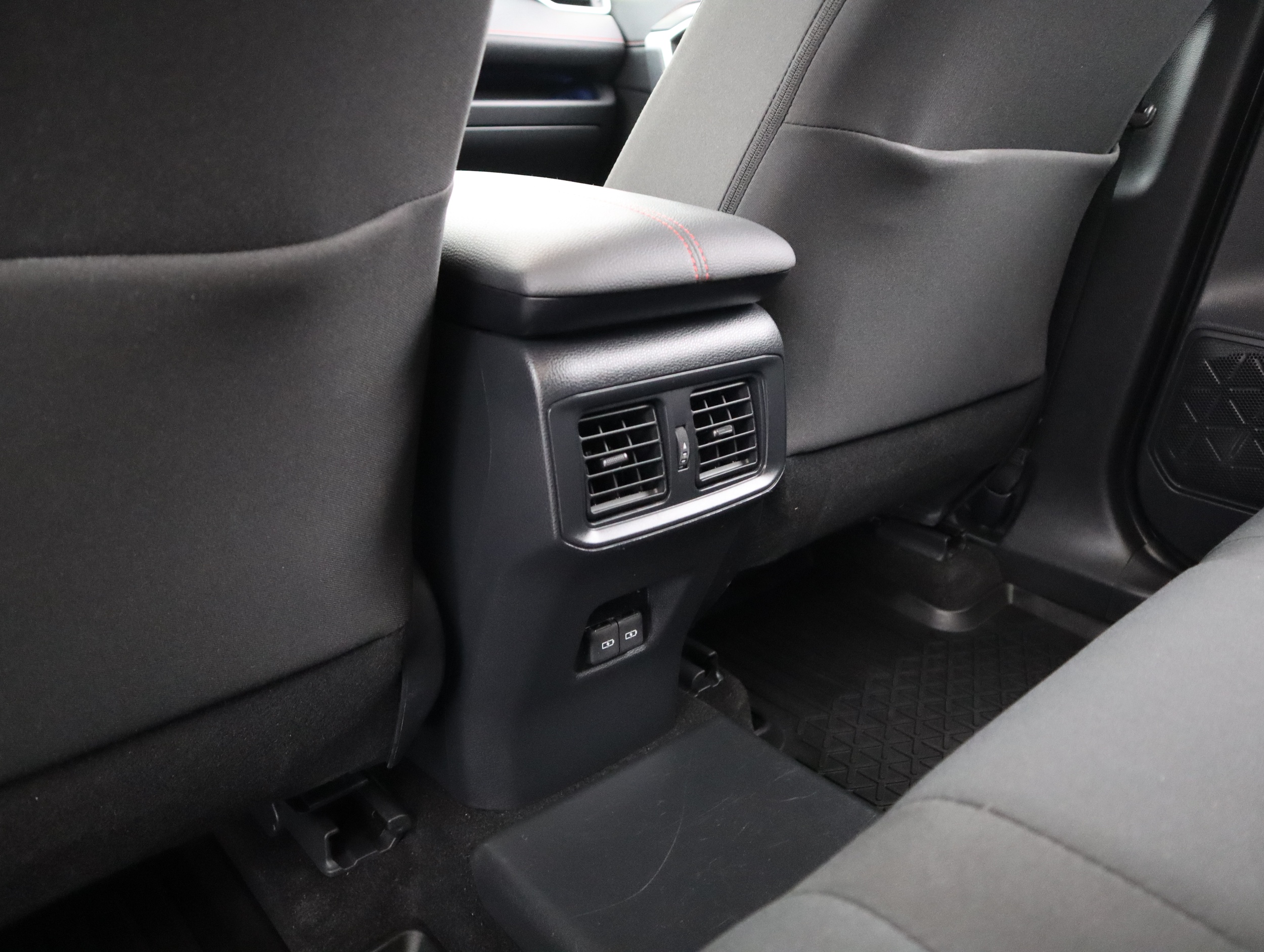 Toyota RAV4 Plug-in 2024