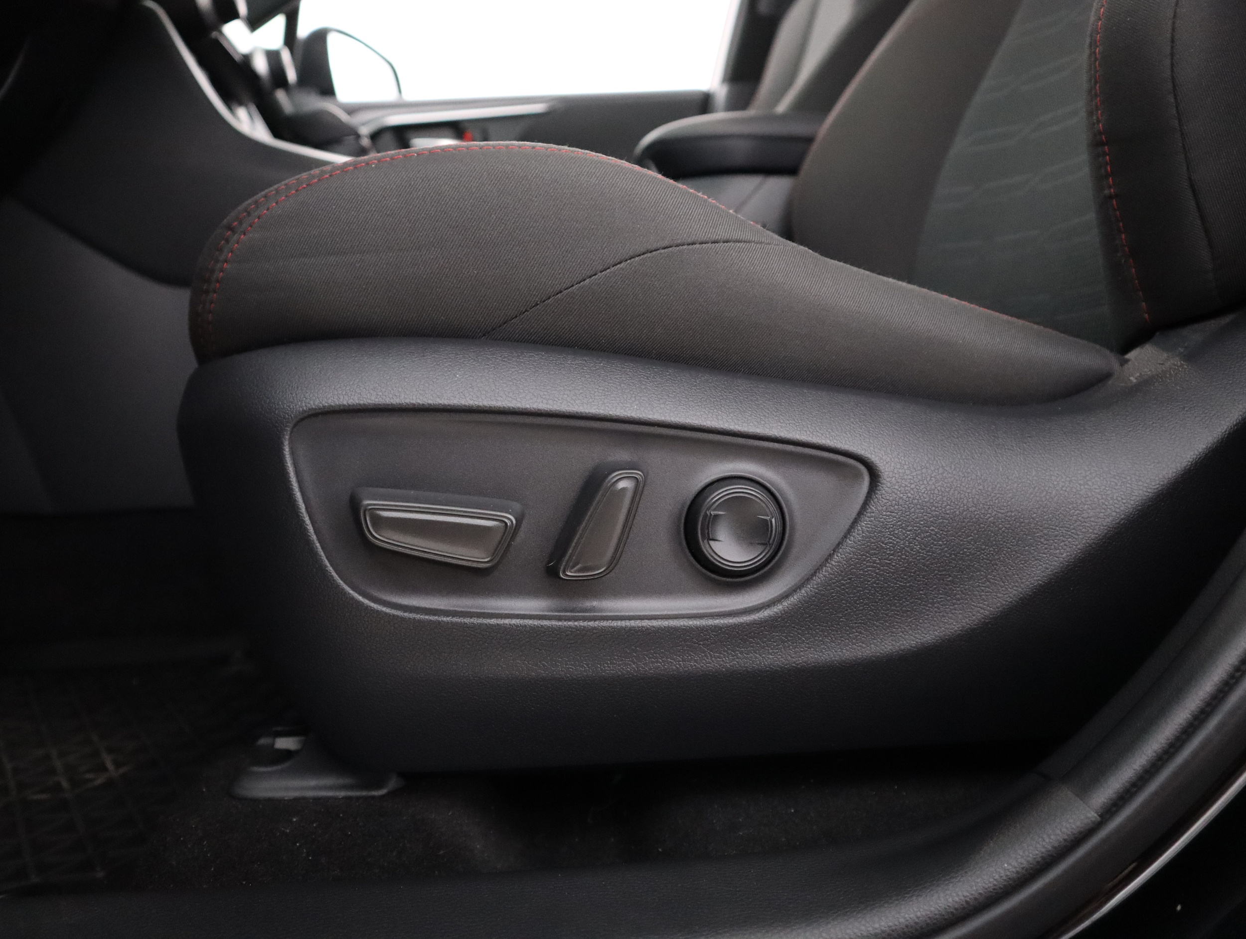Toyota RAV4 Plug-in 2024
