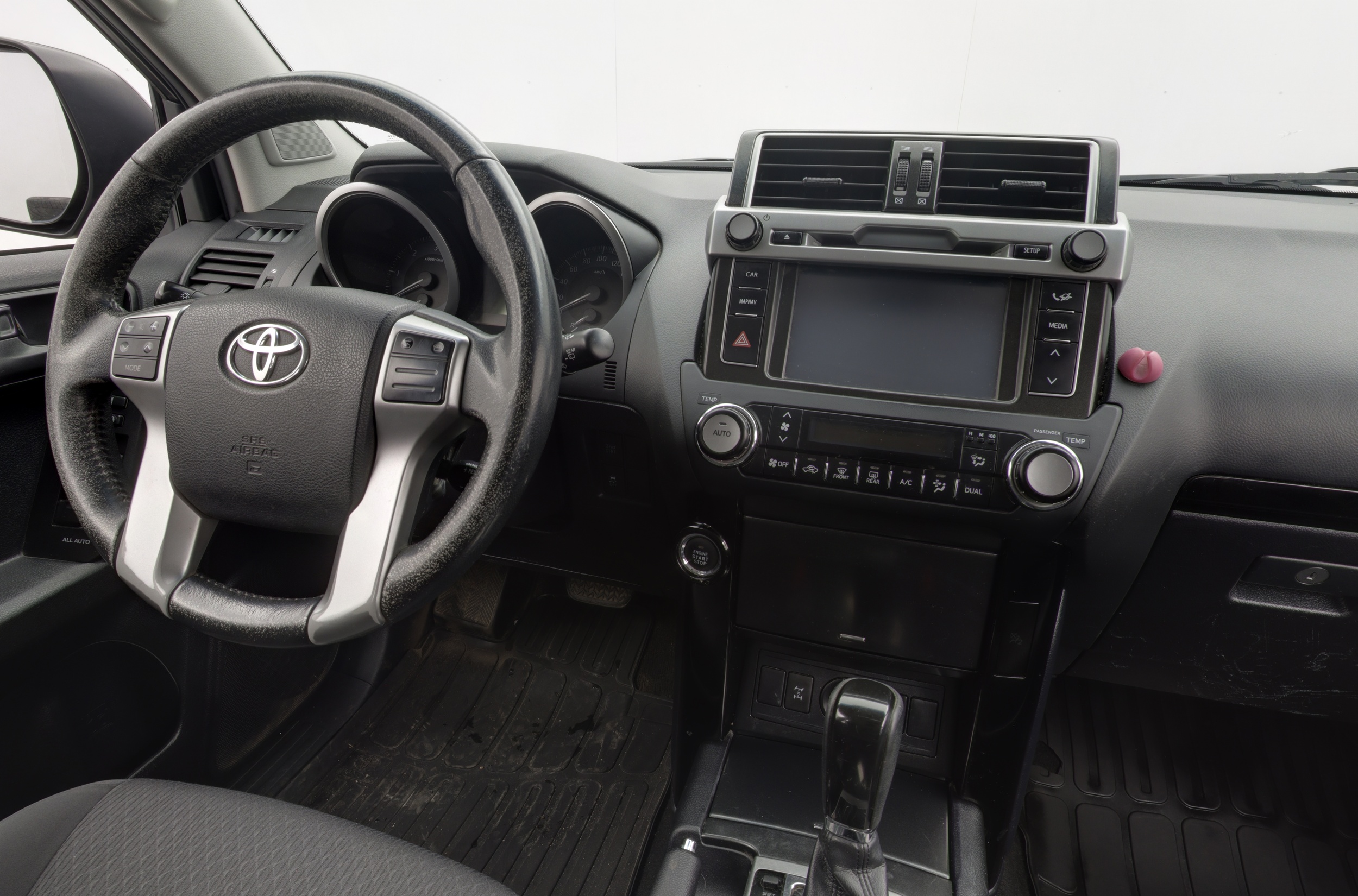 TOYOTA Land Cruiser 2015