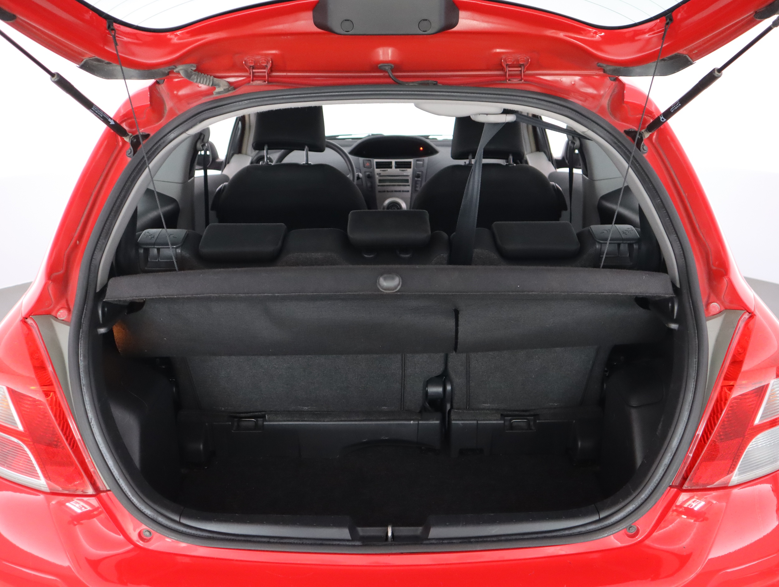 TOYOTA Yaris 2010