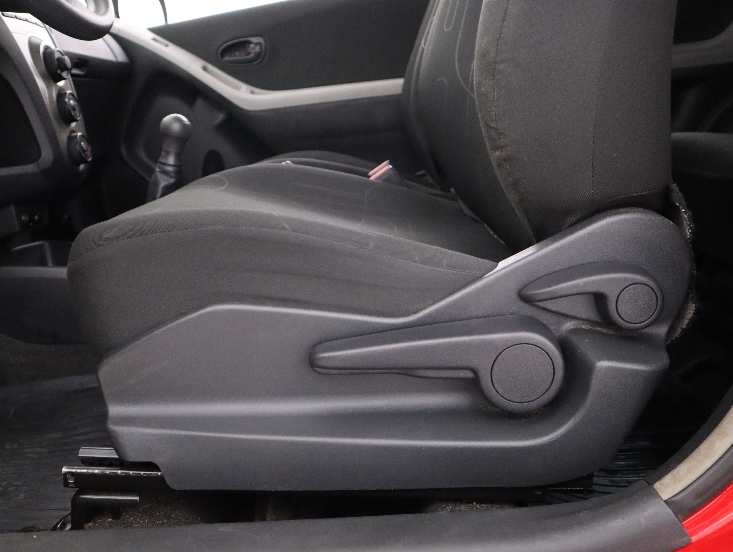 TOYOTA Yaris 2010
