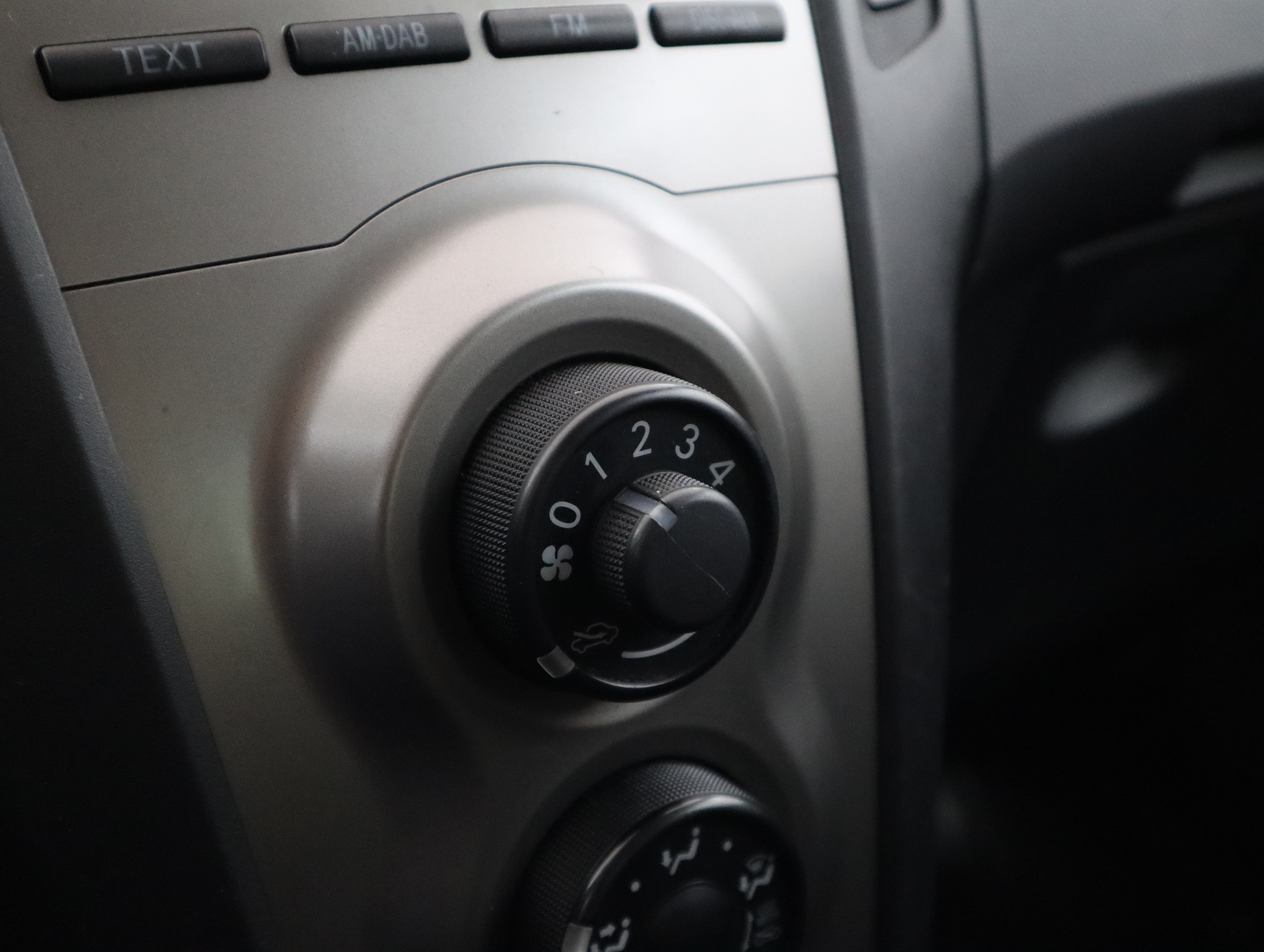 TOYOTA Yaris 2010