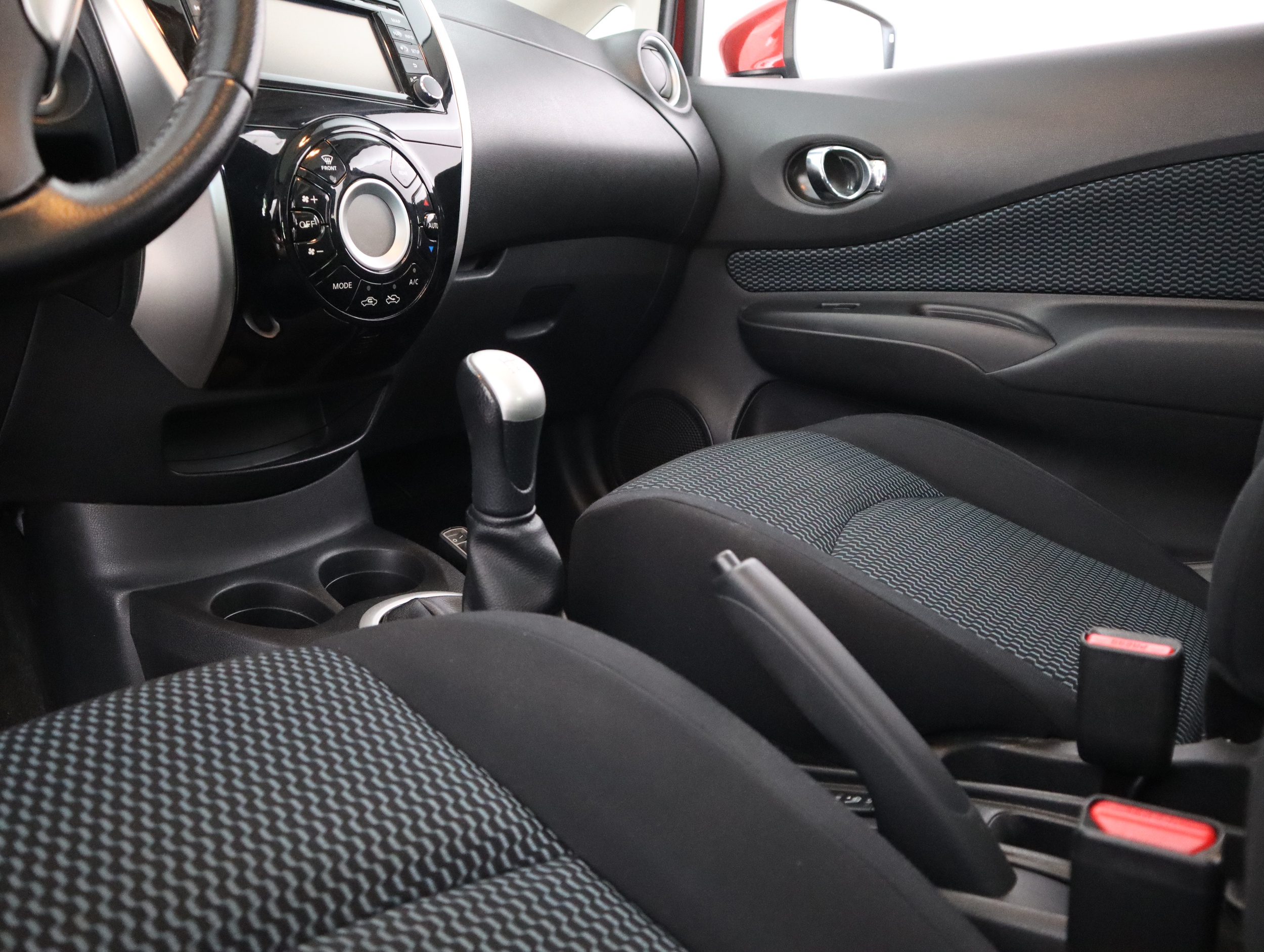 NISSAN NOTE 2015