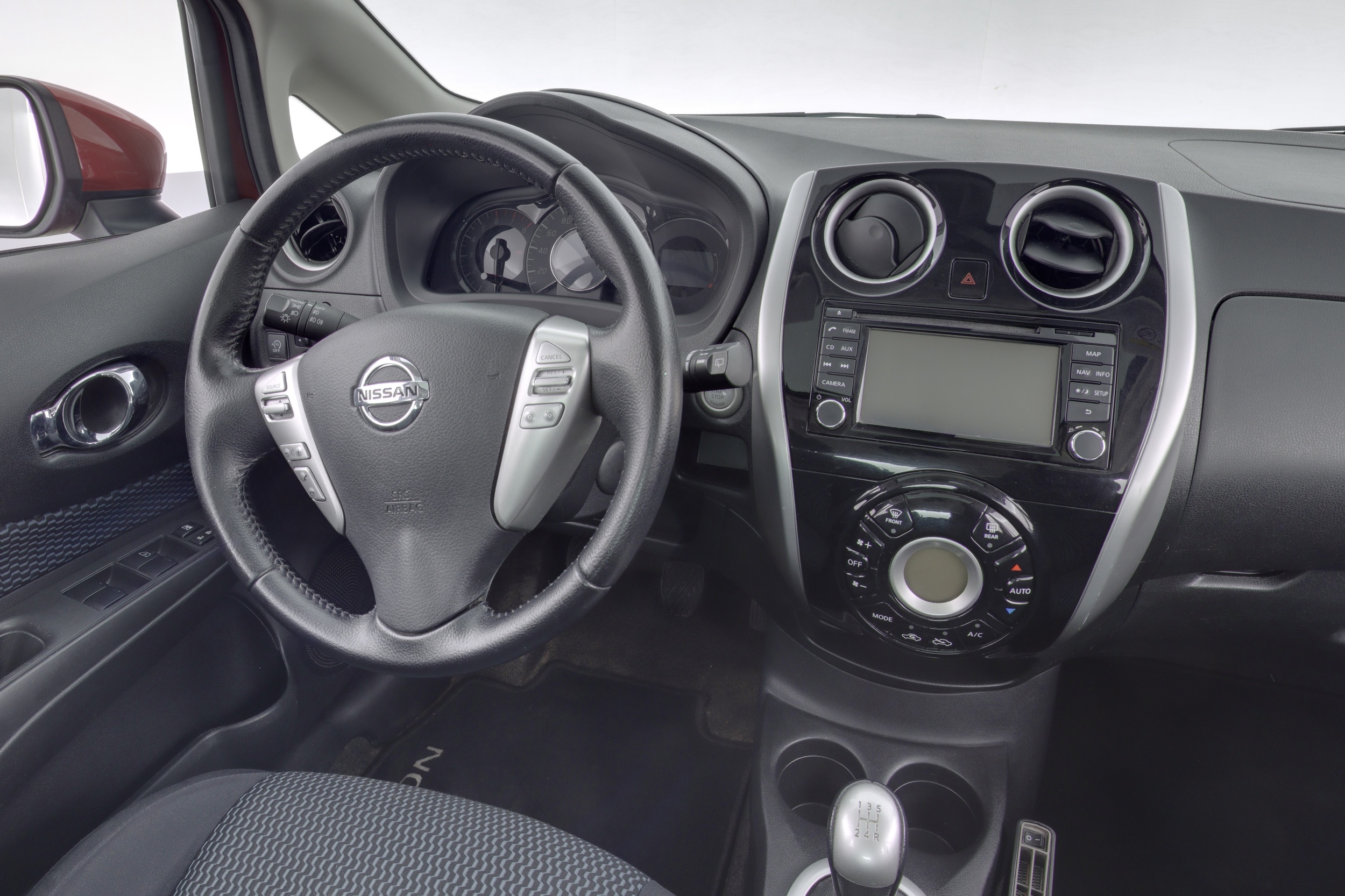 NISSAN NOTE 2015