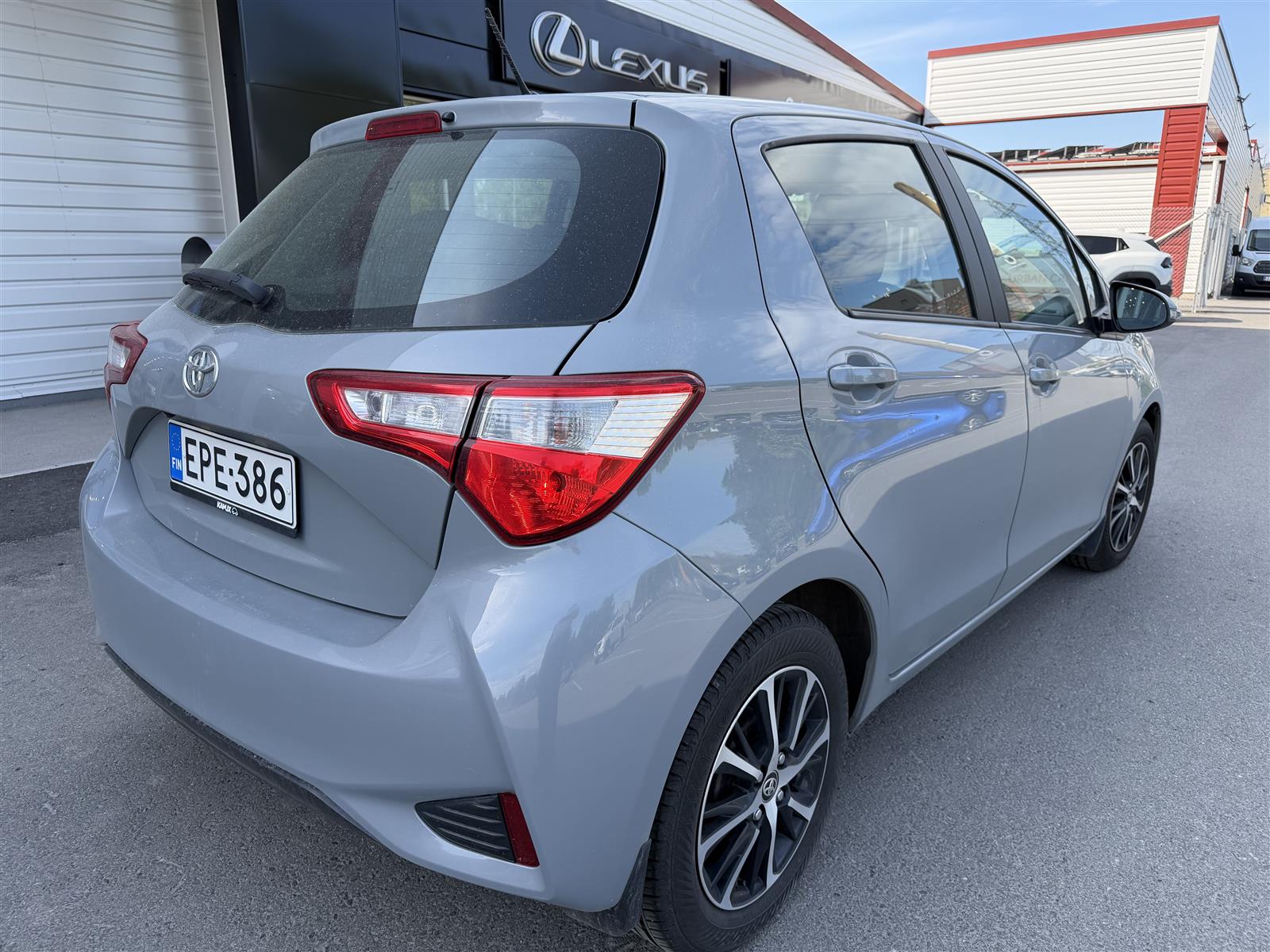 TOYOTA Yaris 2018
